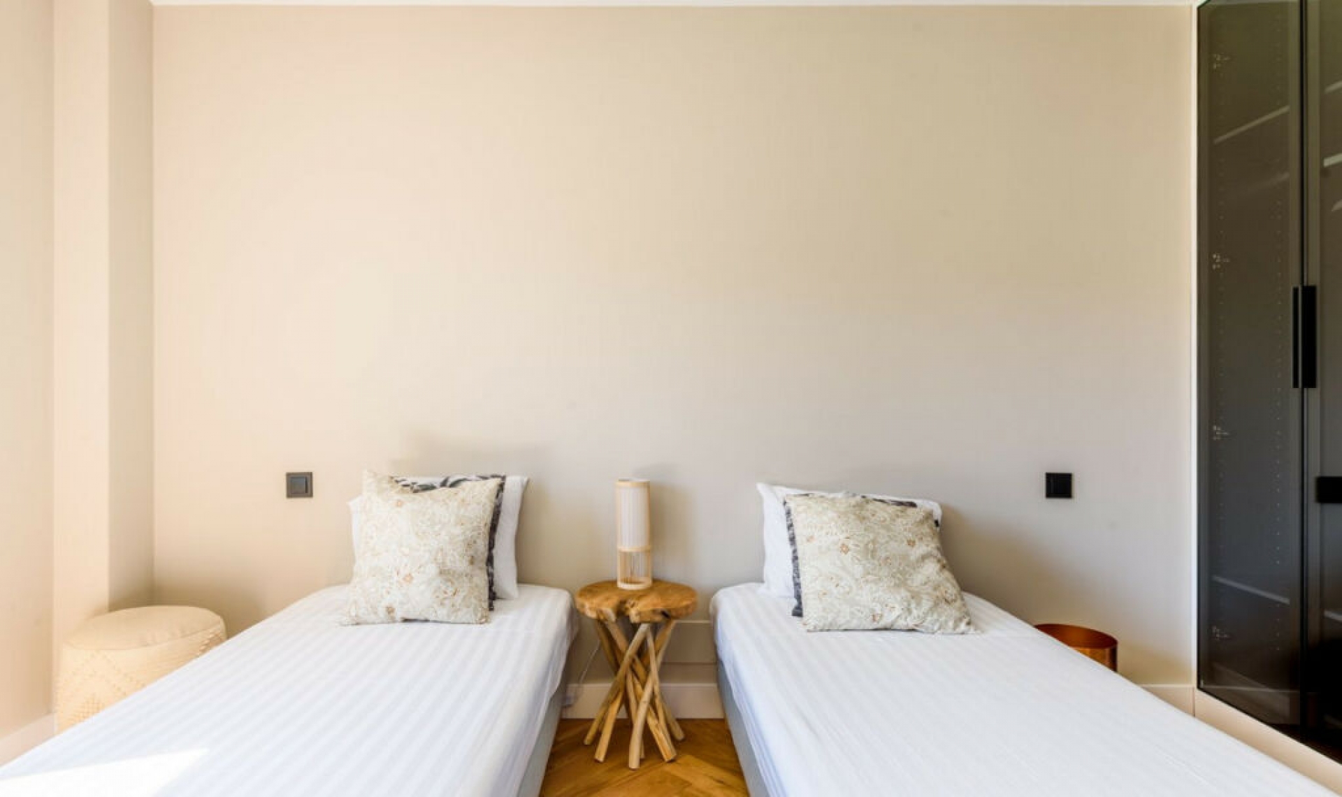 Resale - House -
Elviria