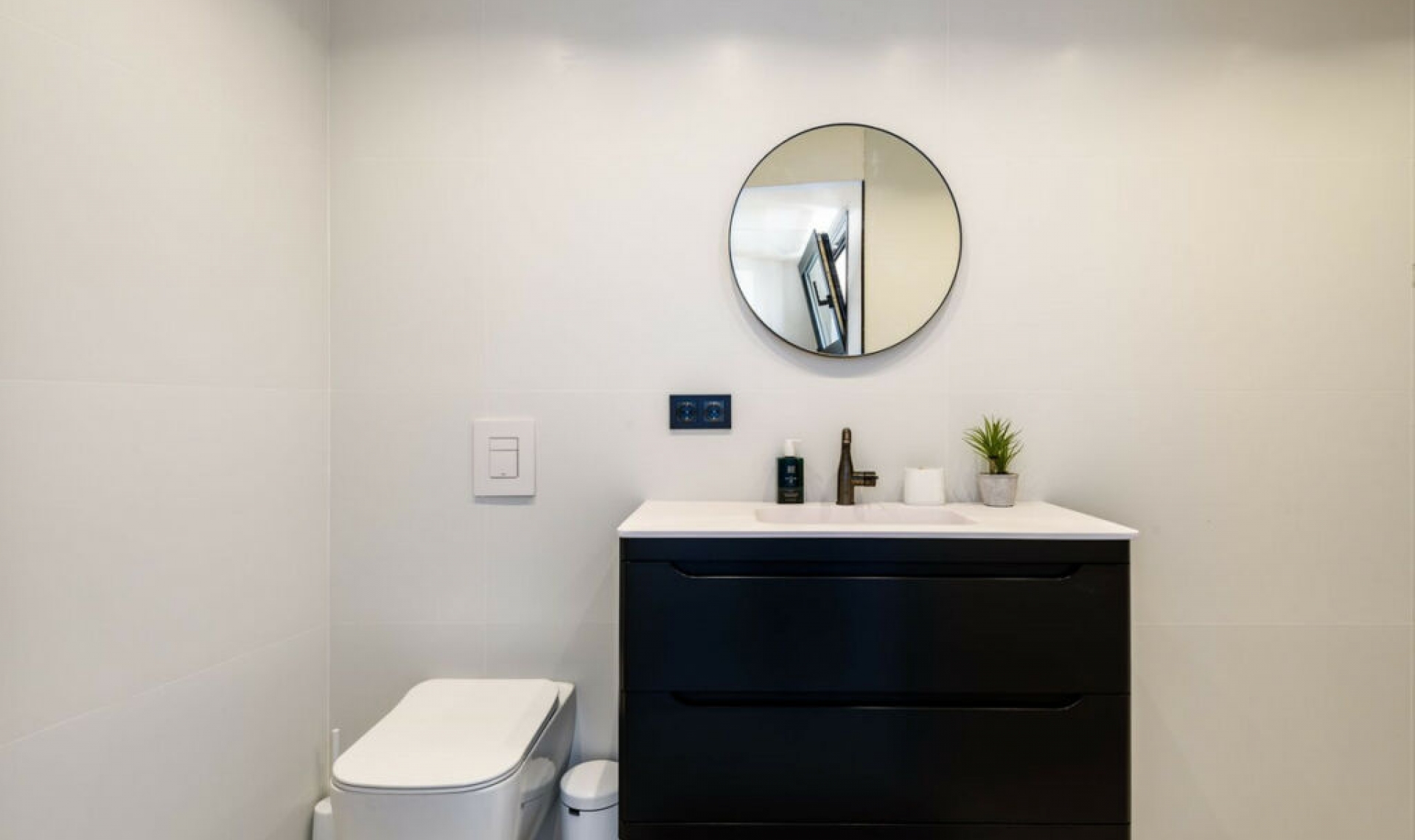 Resale - House -
Elviria