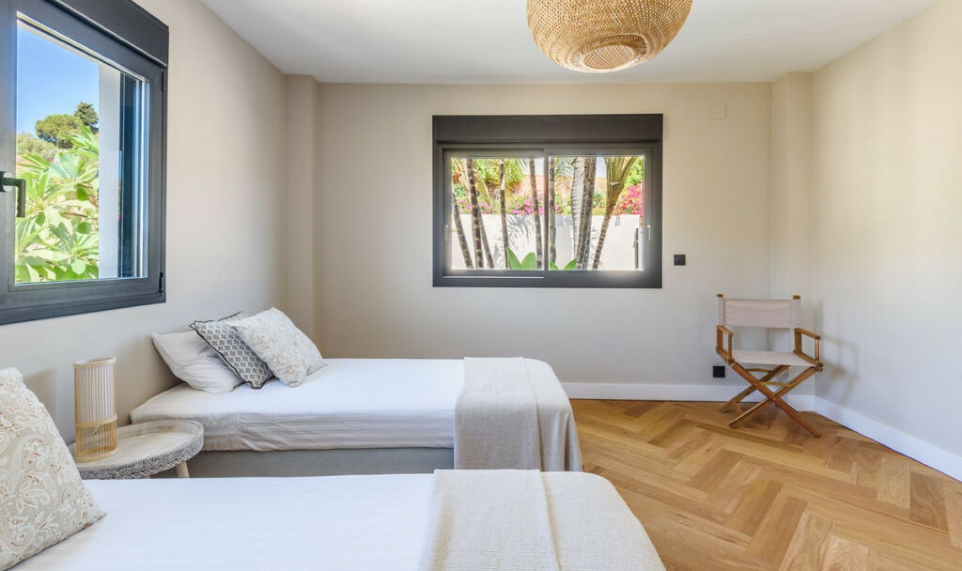 Resale - House -
Elviria