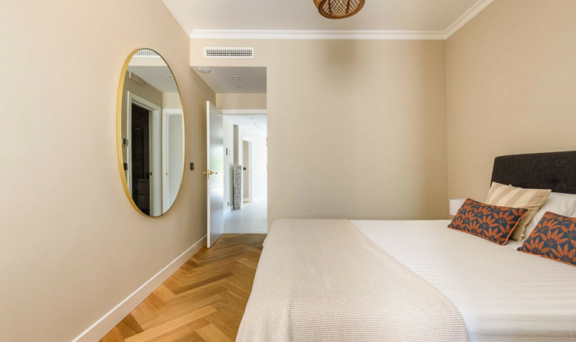 Resale - House -
Elviria