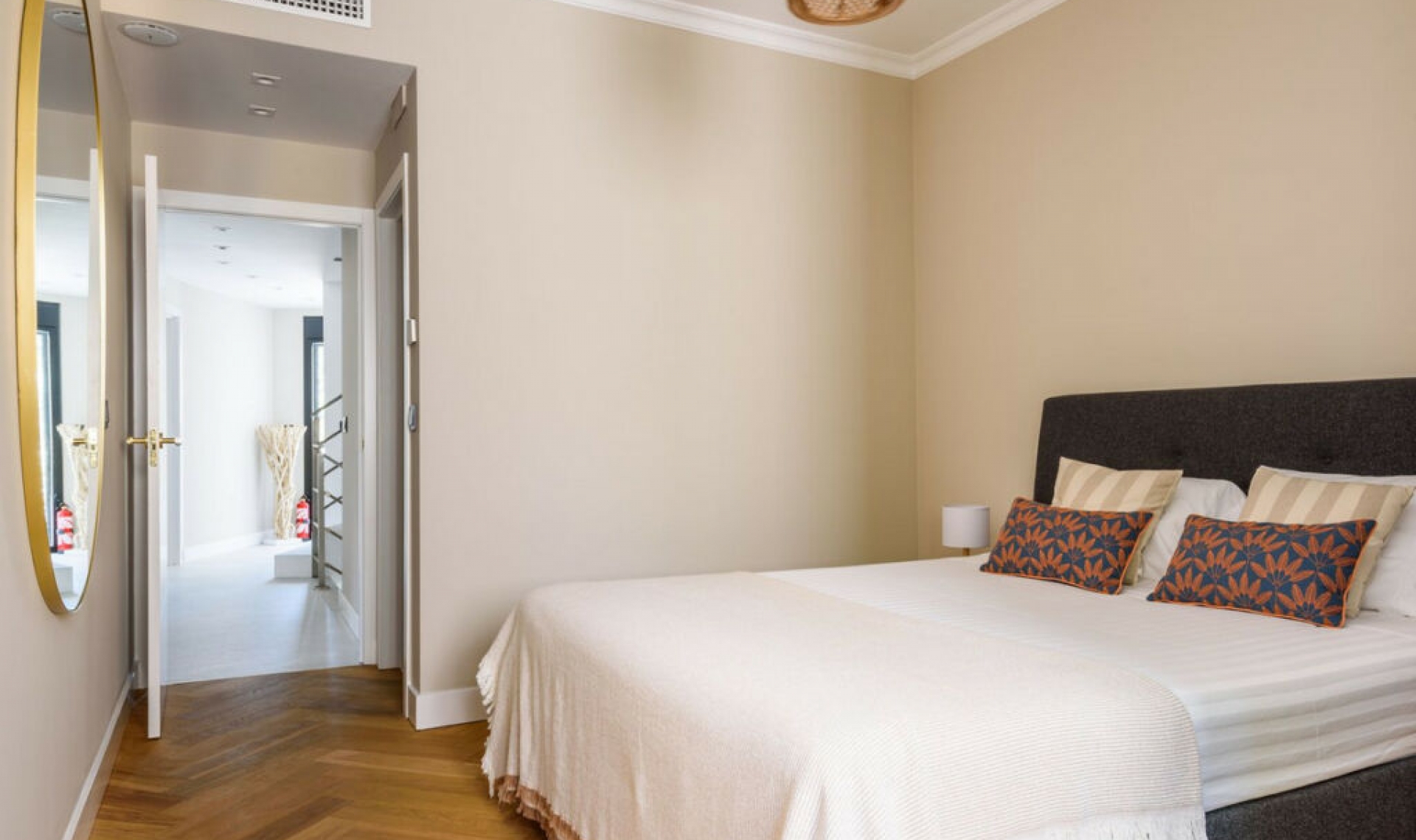 Resale - House -
Elviria