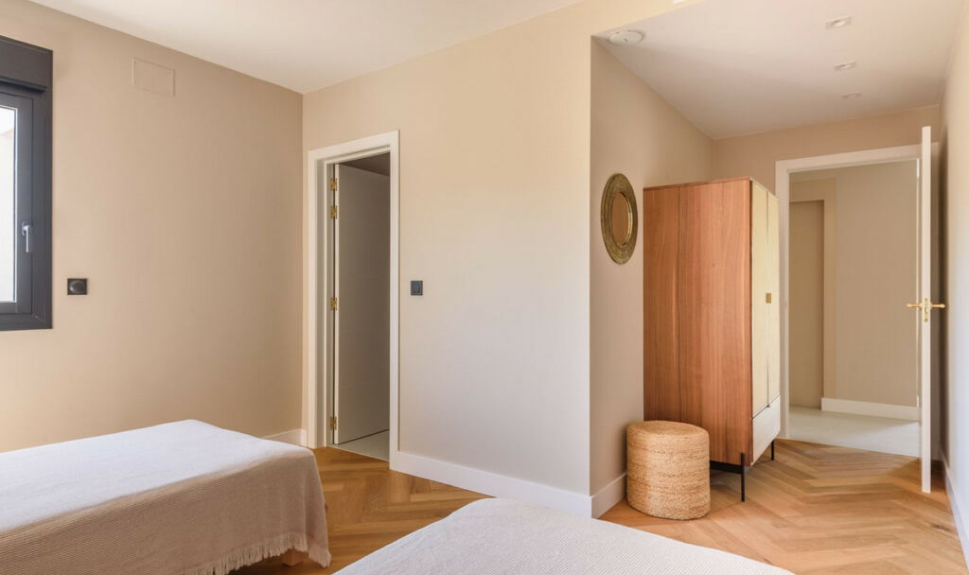 Resale - House -
Elviria