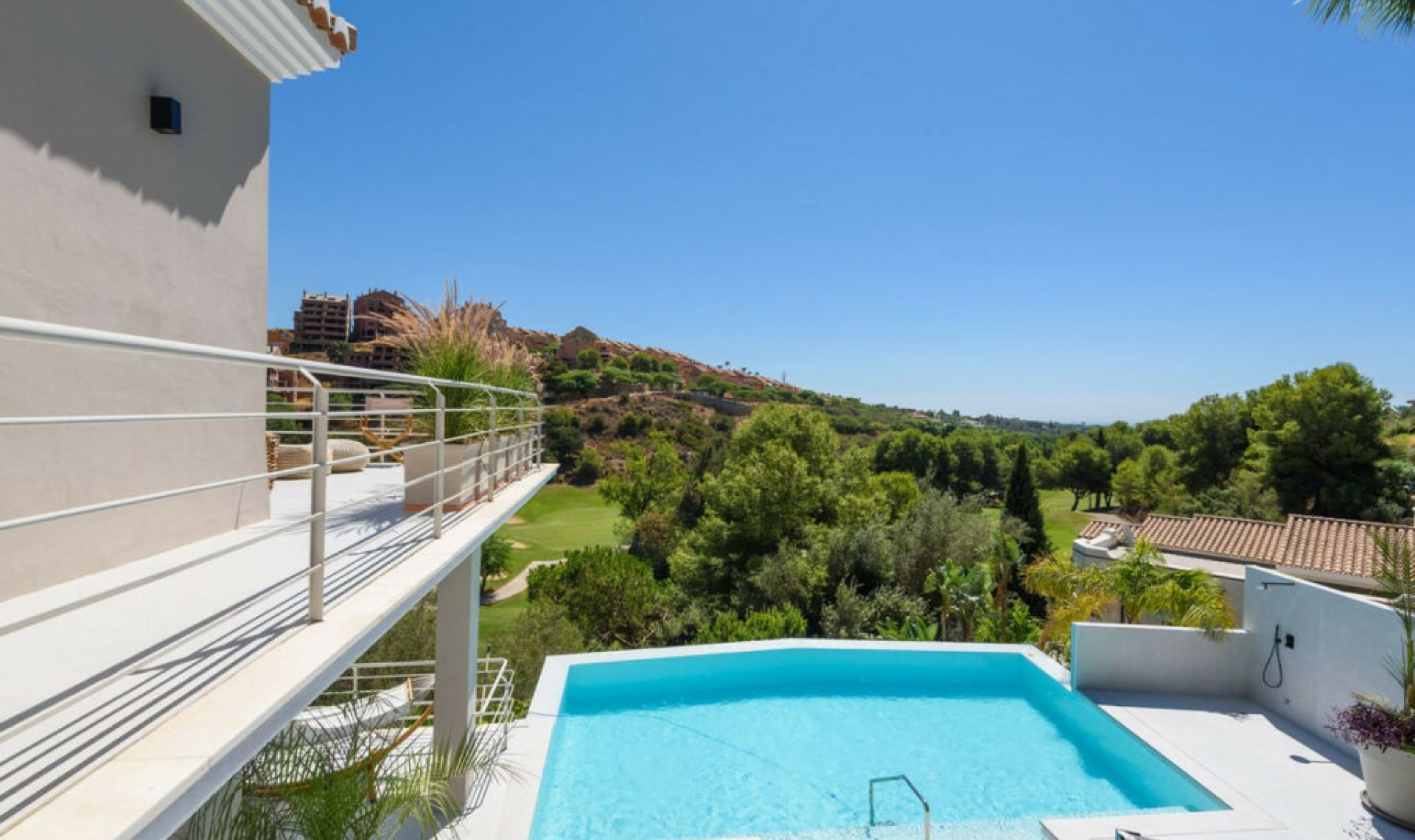 Resale - House -
Elviria