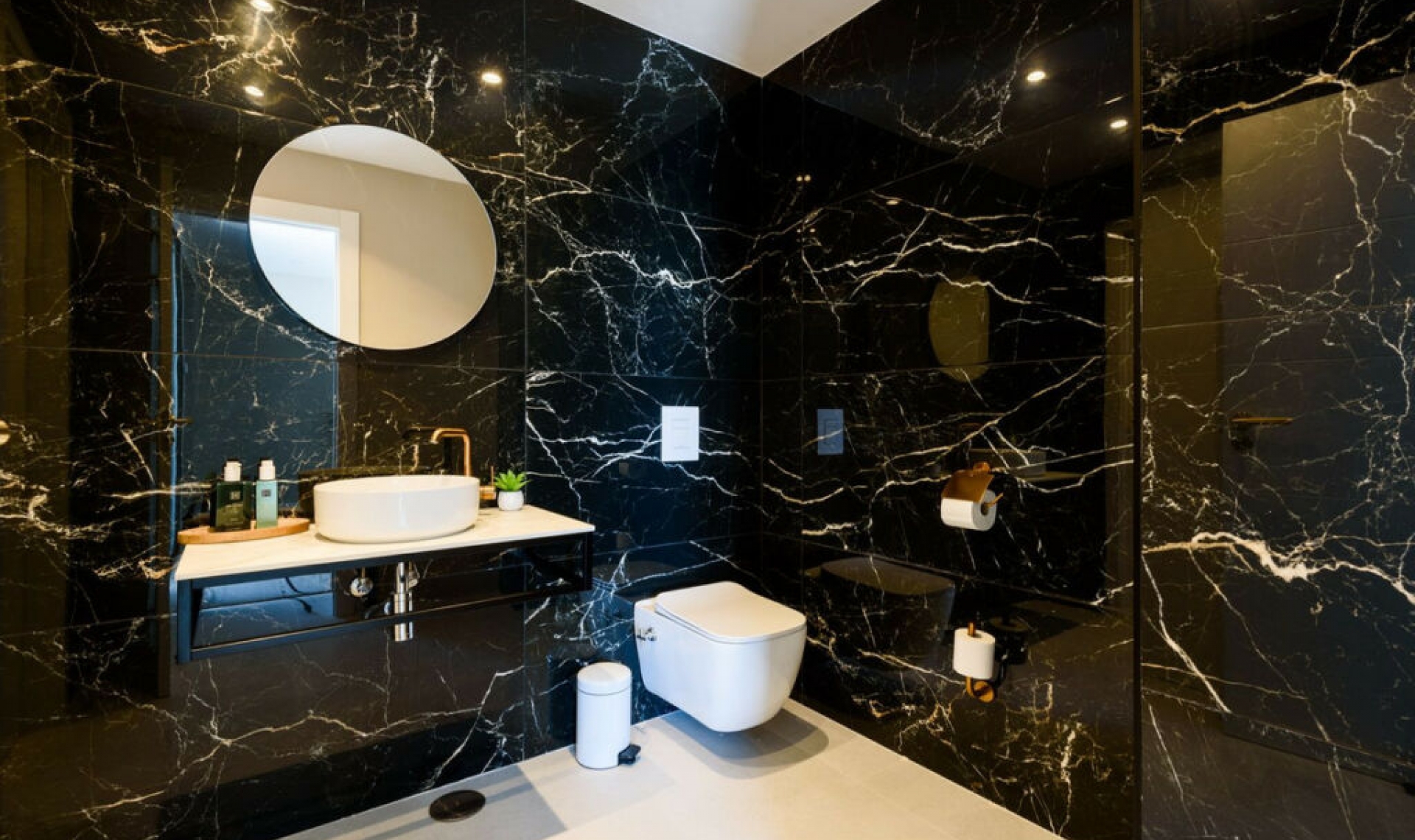 Resale - House -
Elviria