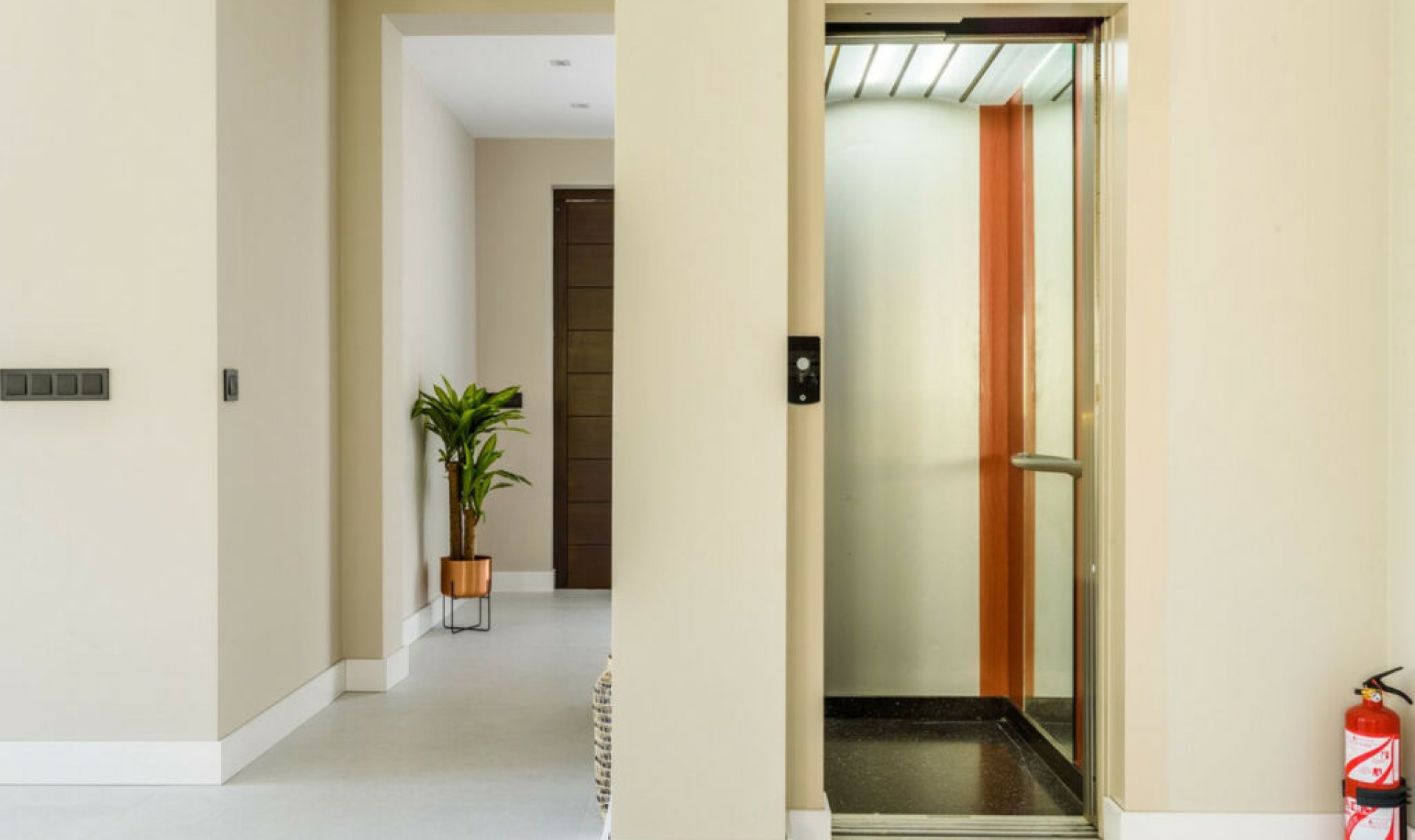 Resale - House -
Elviria