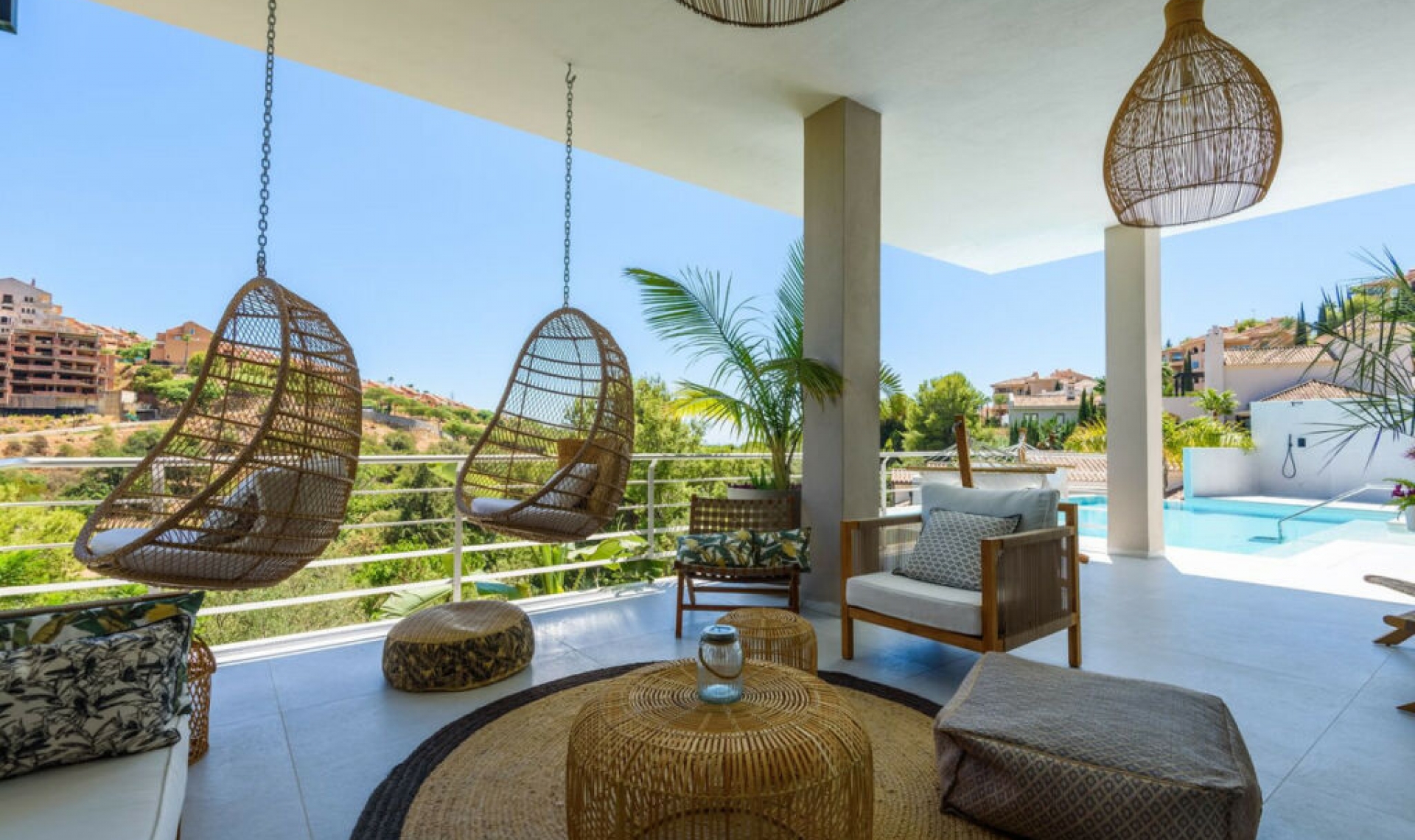 Resale - House -
Elviria