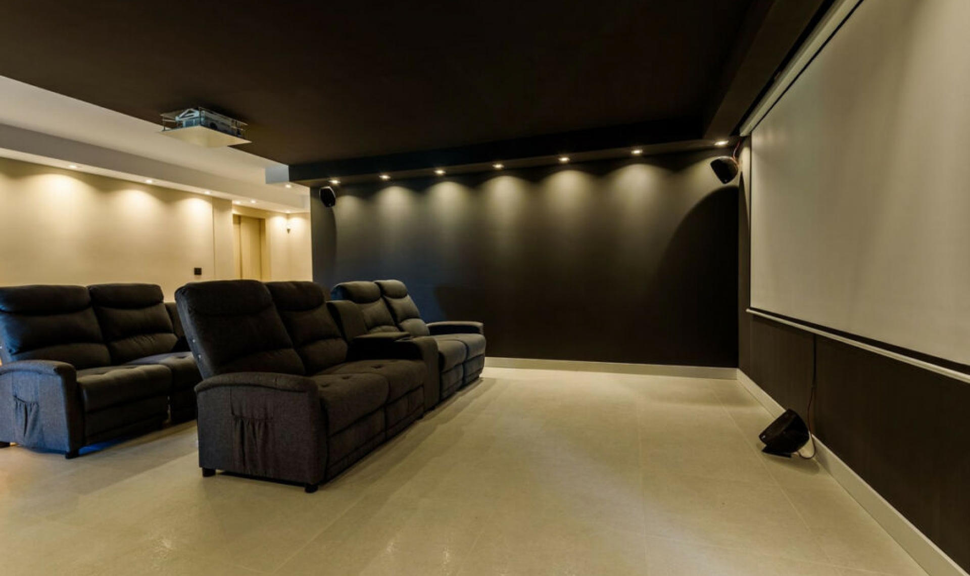 Resale - House -
Elviria