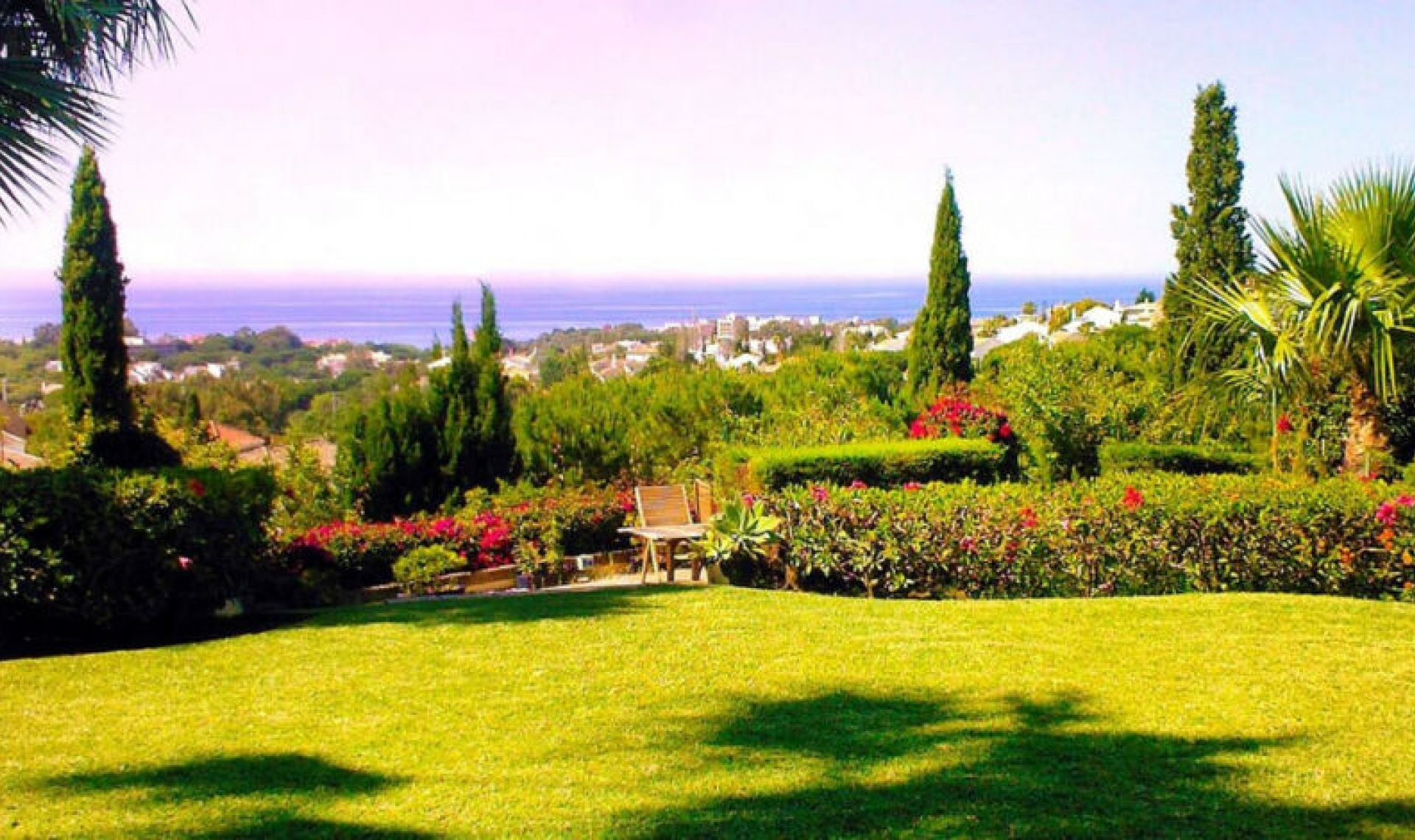 Resale - House -
Elviria