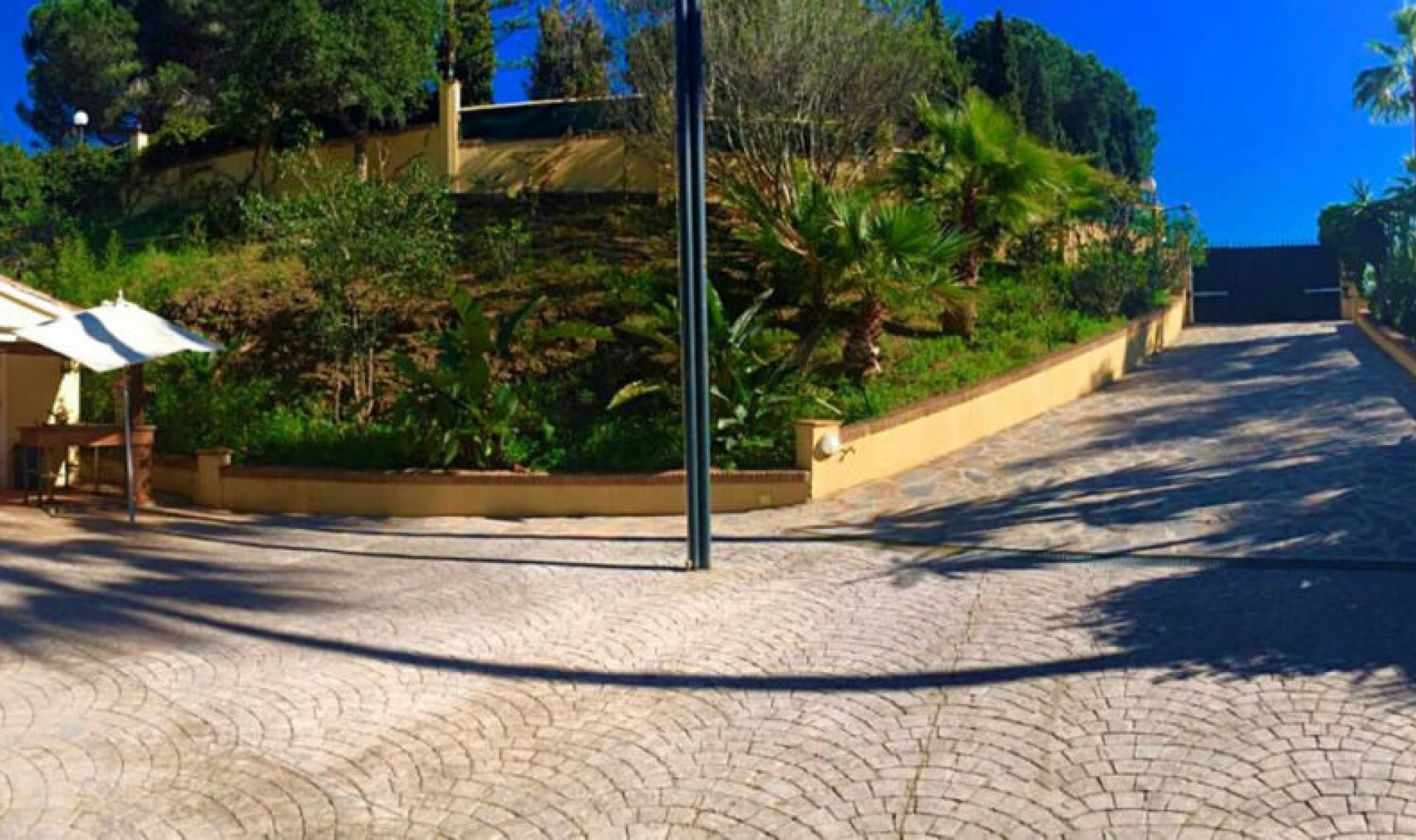 Resale - House -
Elviria