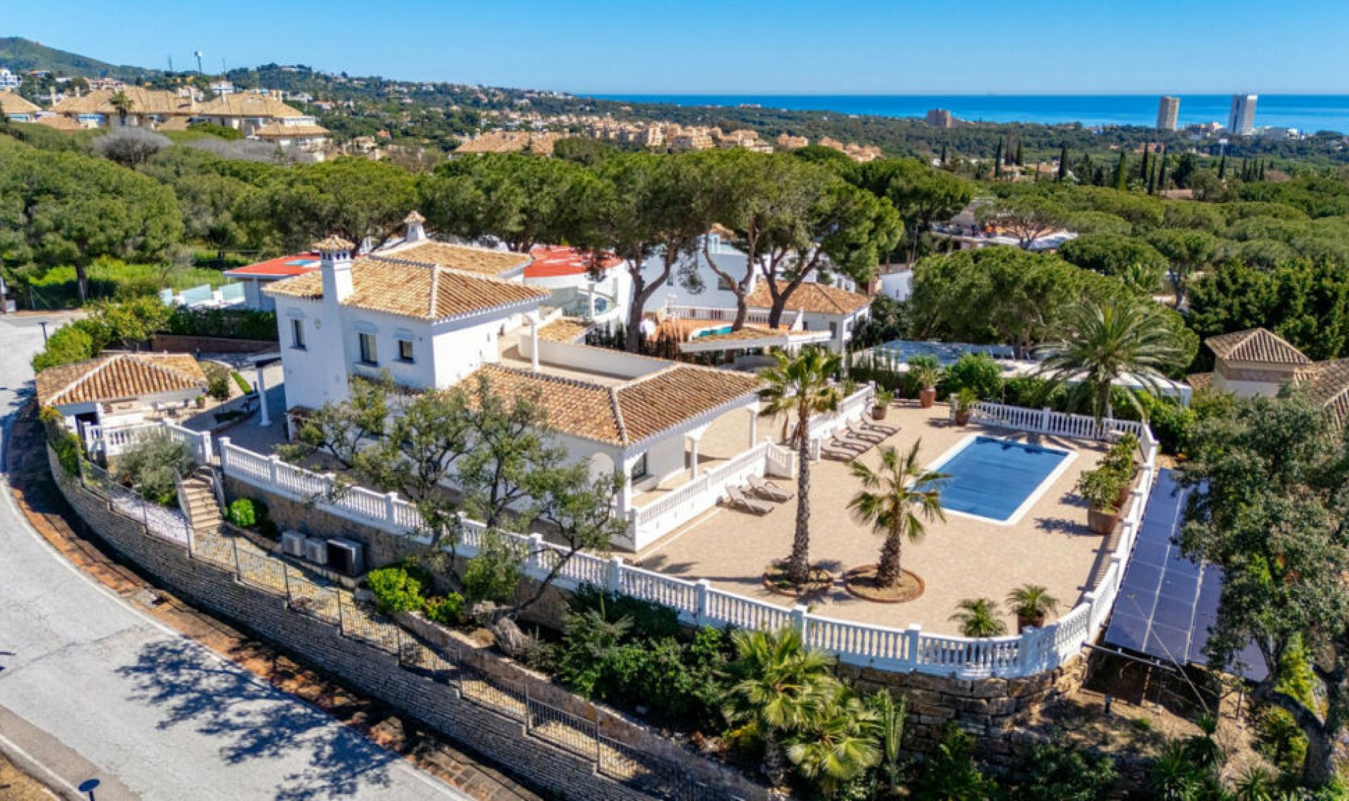 Resale - House -
Elviria