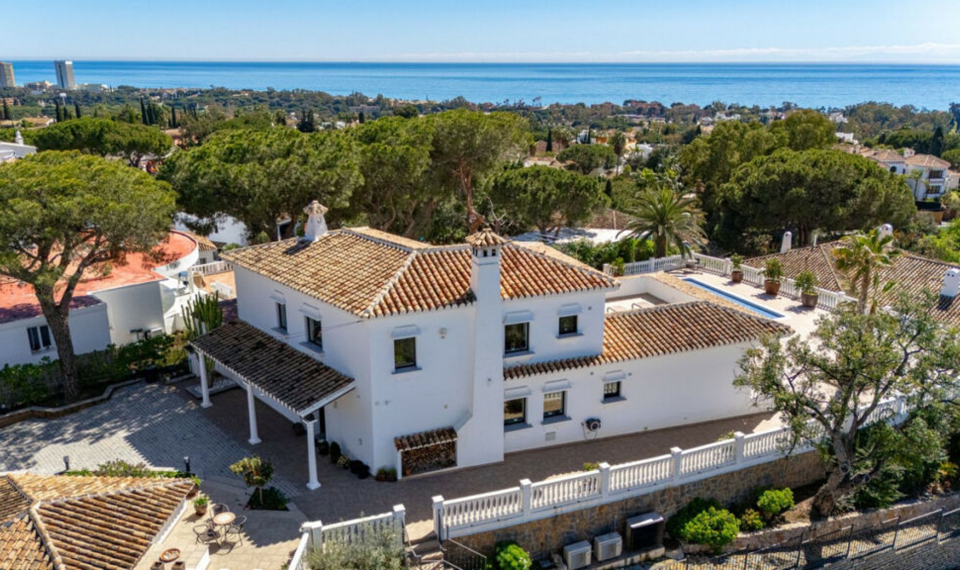 Resale - House -
Elviria