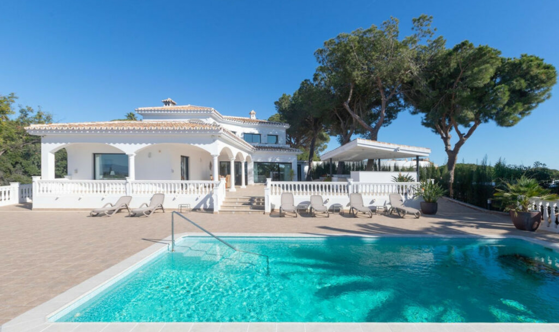 Resale - House -
Elviria