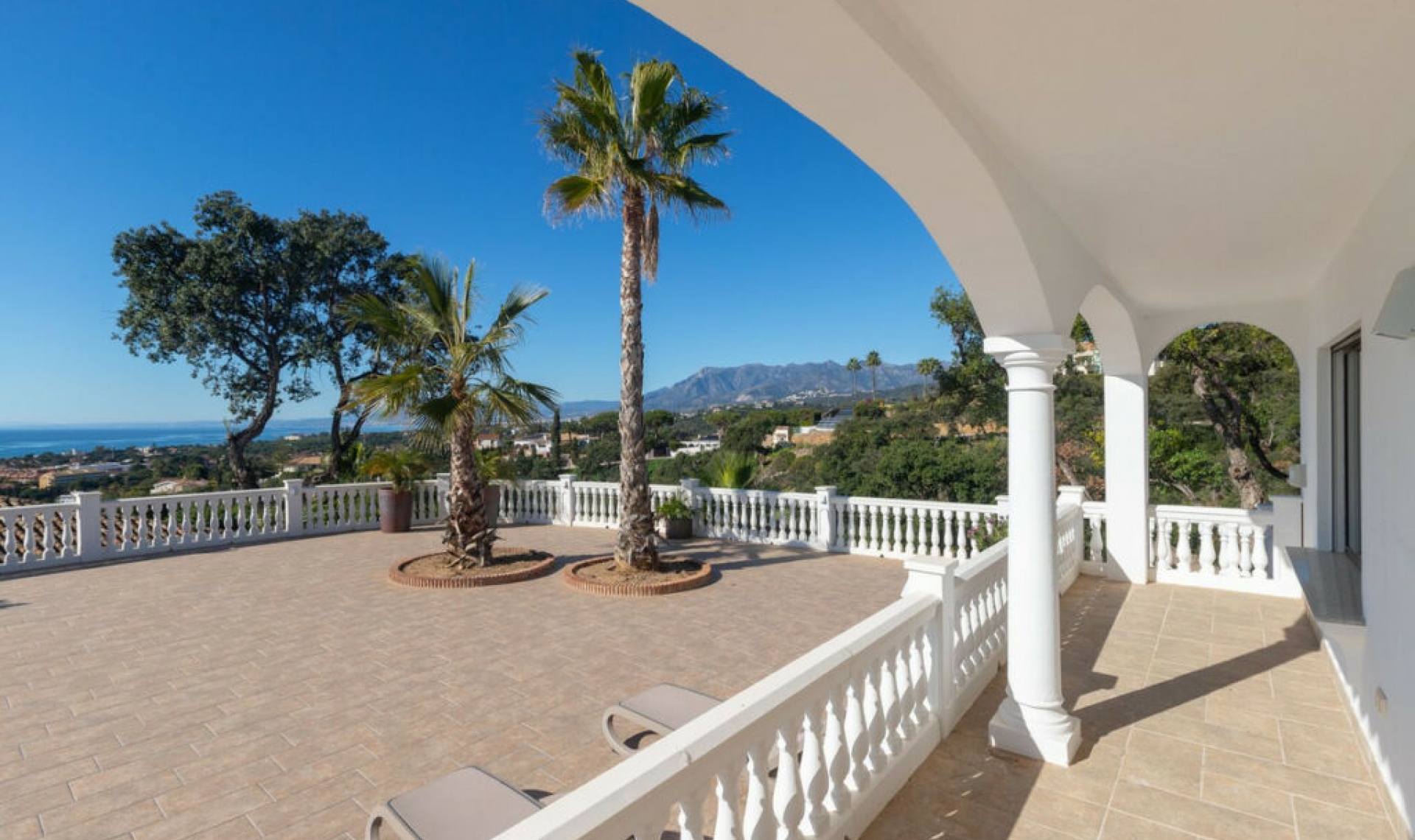 Resale - House -
Elviria