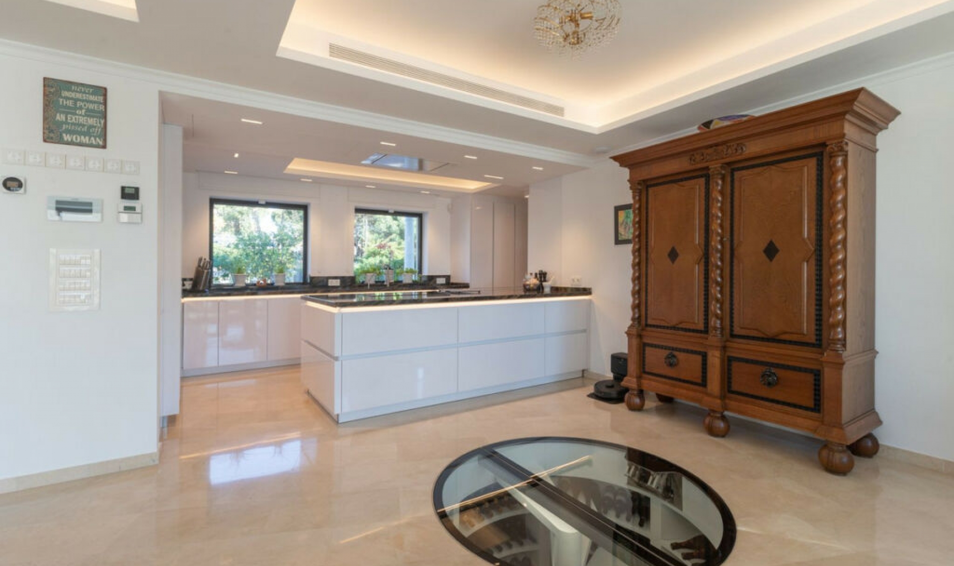 Resale - House -
Elviria