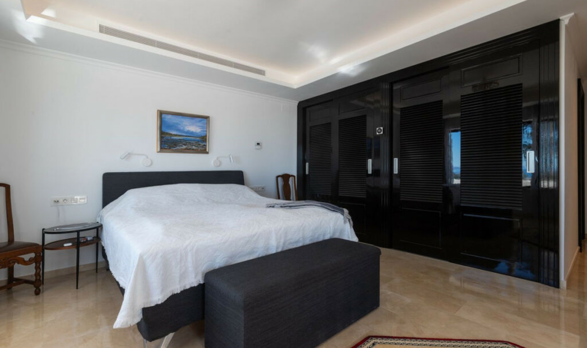 Resale - House -
Elviria