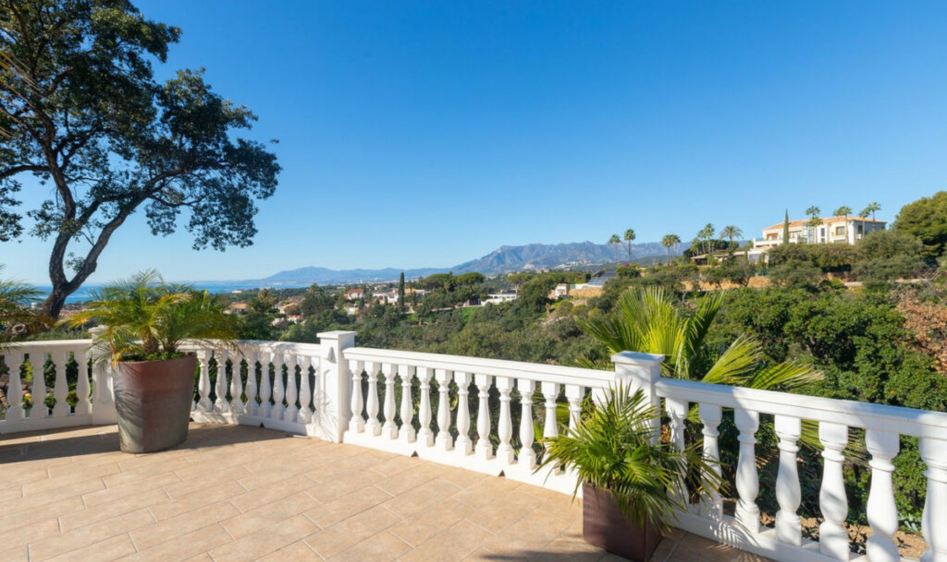 Resale - House -
Elviria