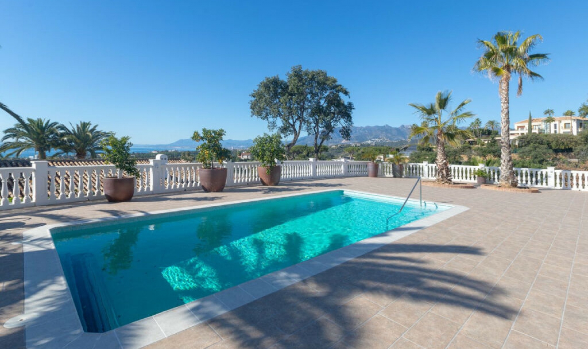 Resale - House -
Elviria