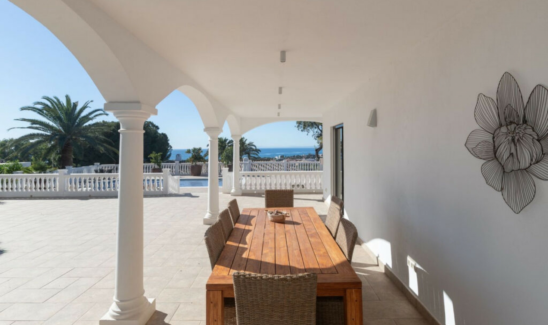 Resale - House -
Elviria