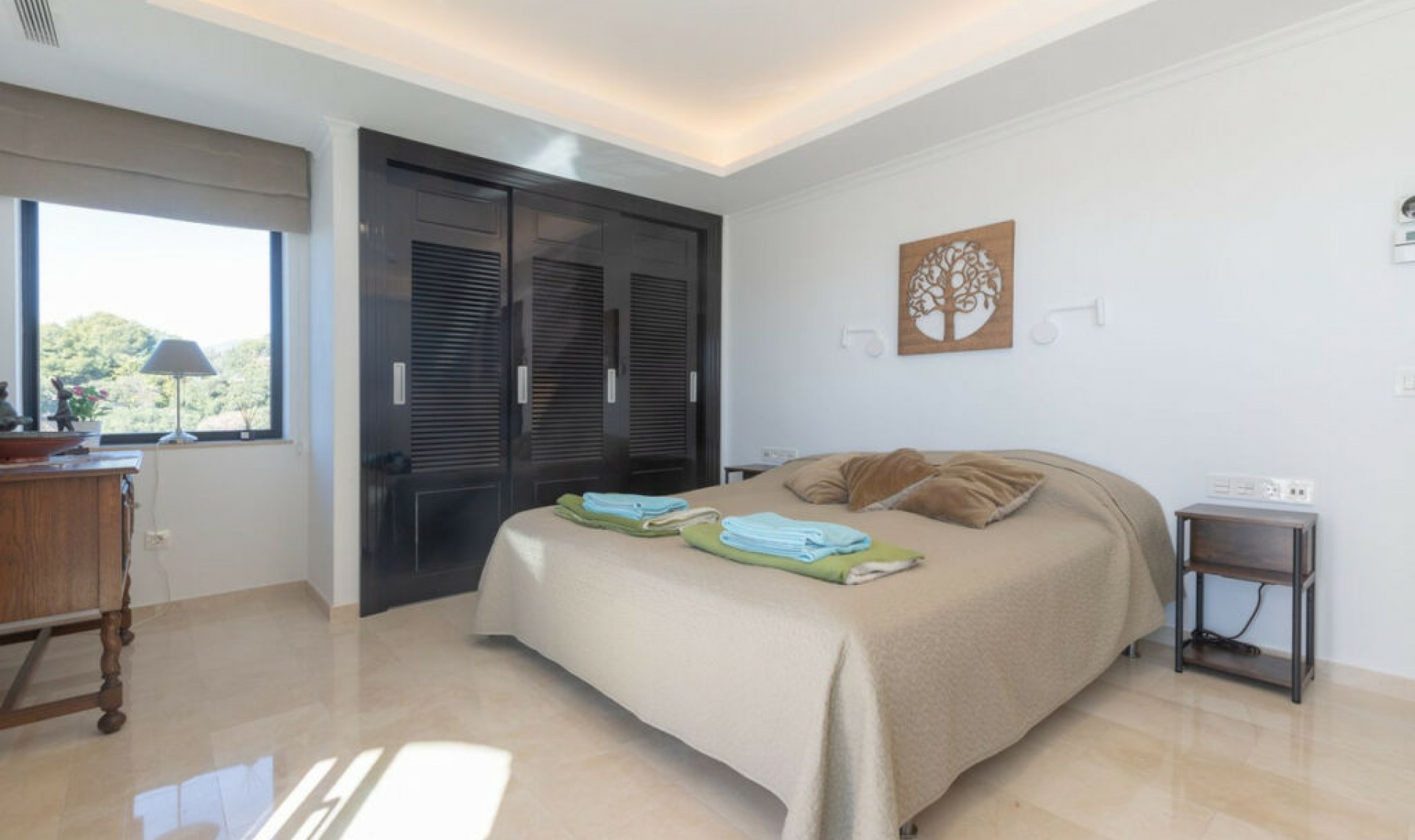Resale - House -
Elviria