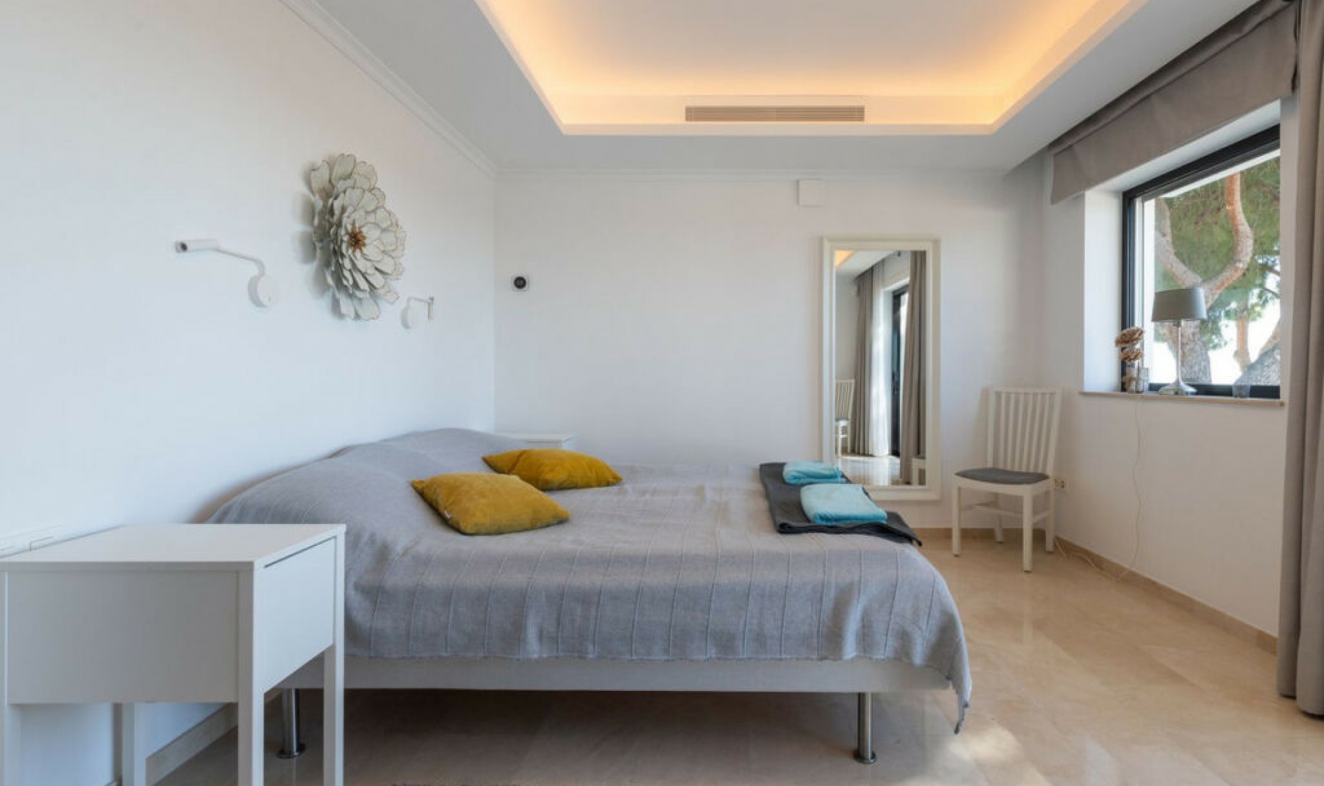 Resale - House -
Elviria