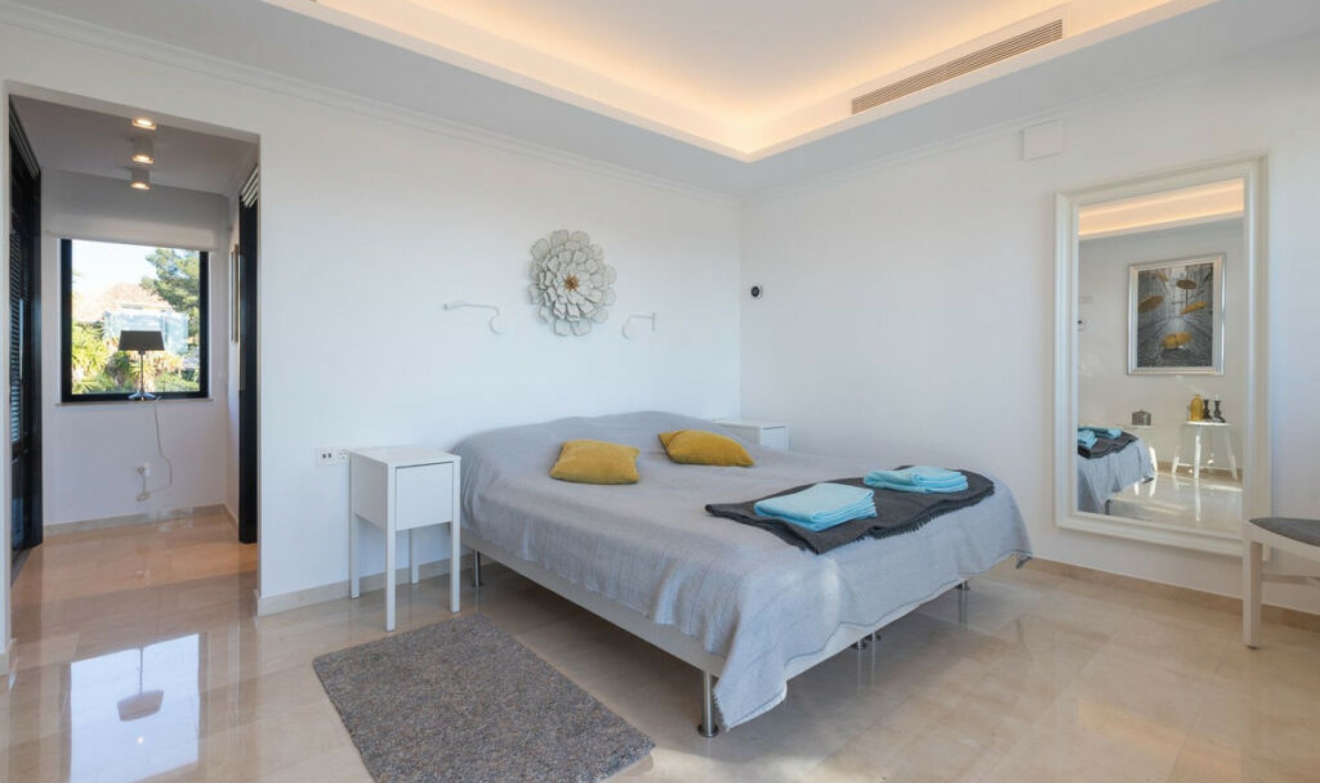 Resale - House -
Elviria