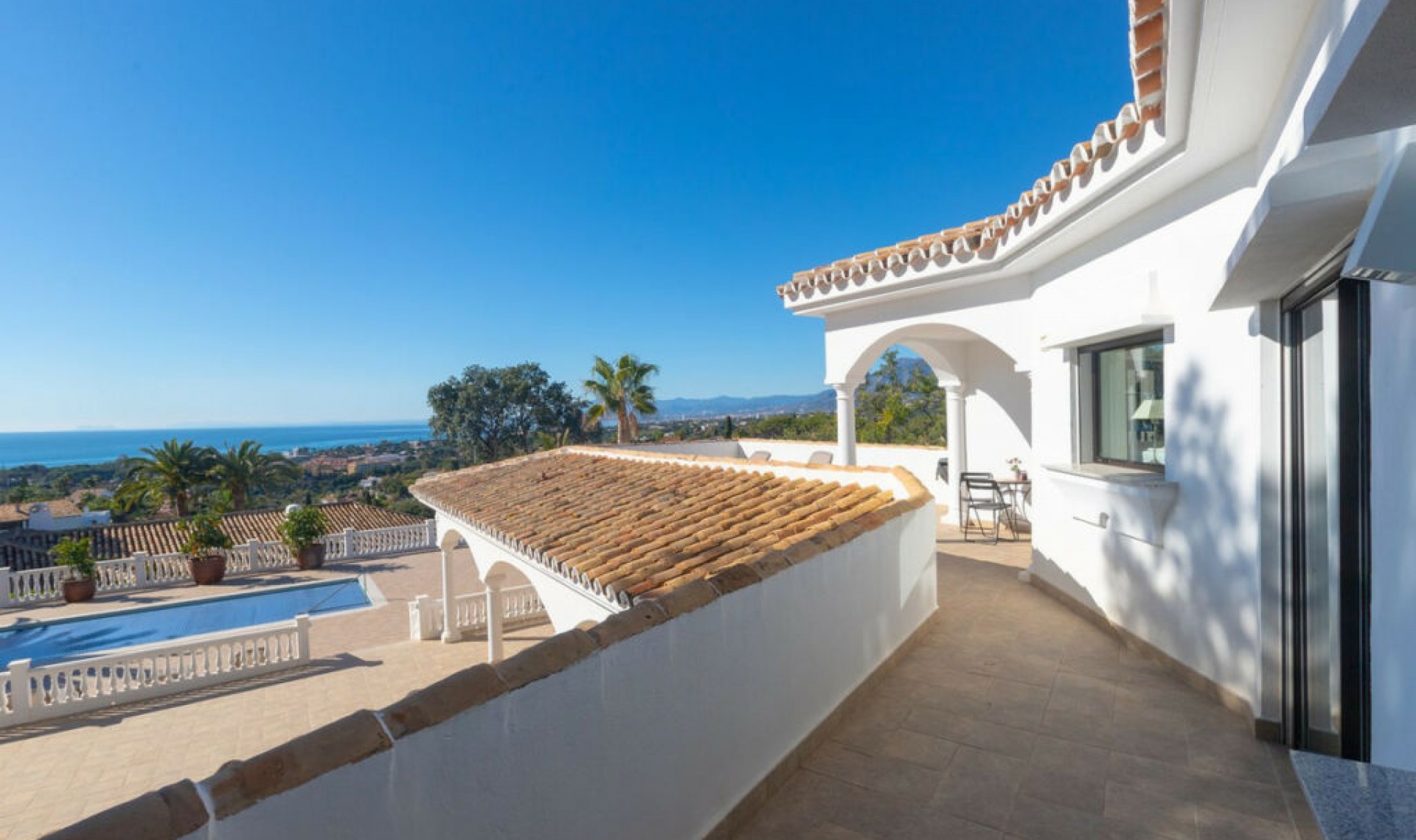 Resale - House -
Elviria