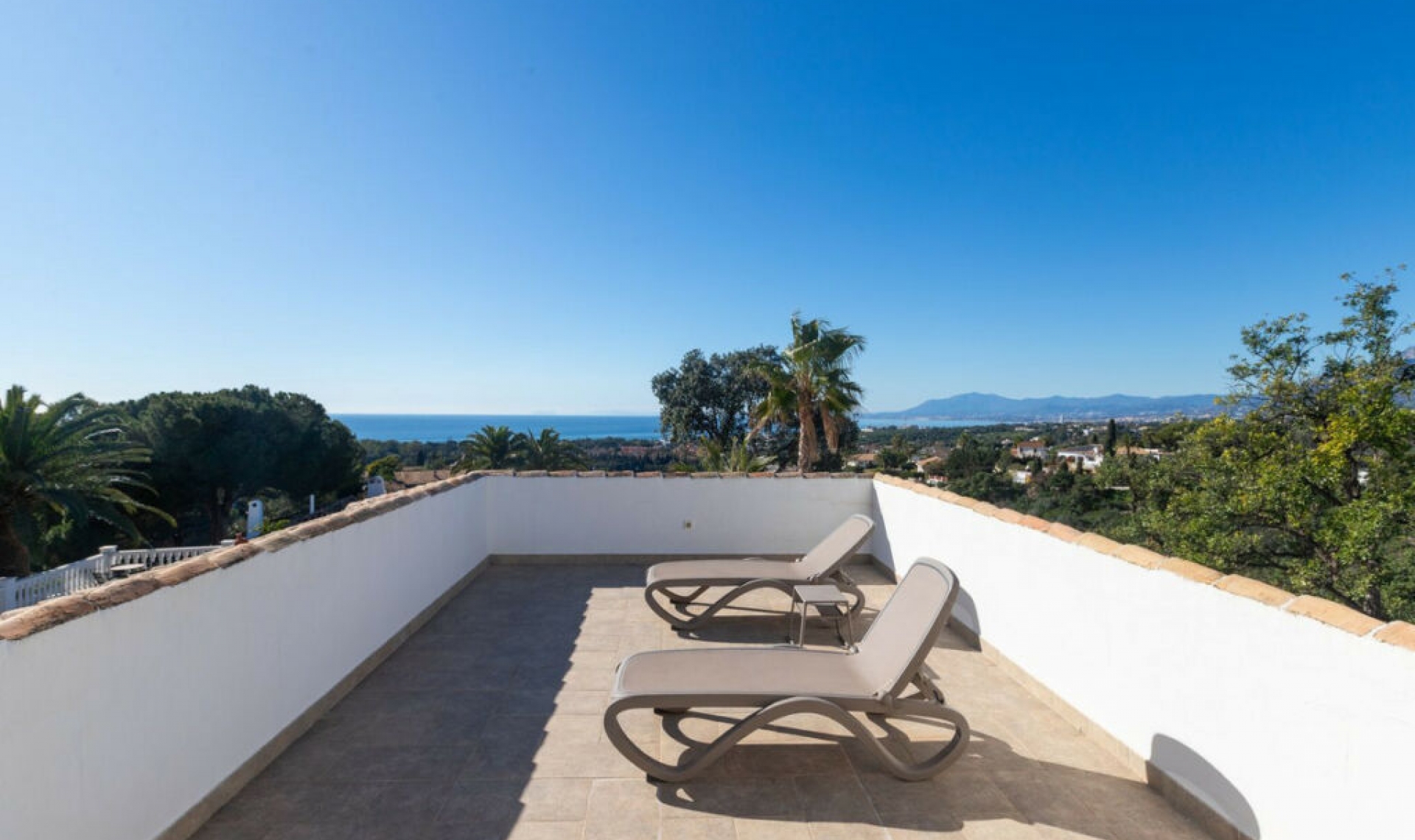 Resale - House -
Elviria