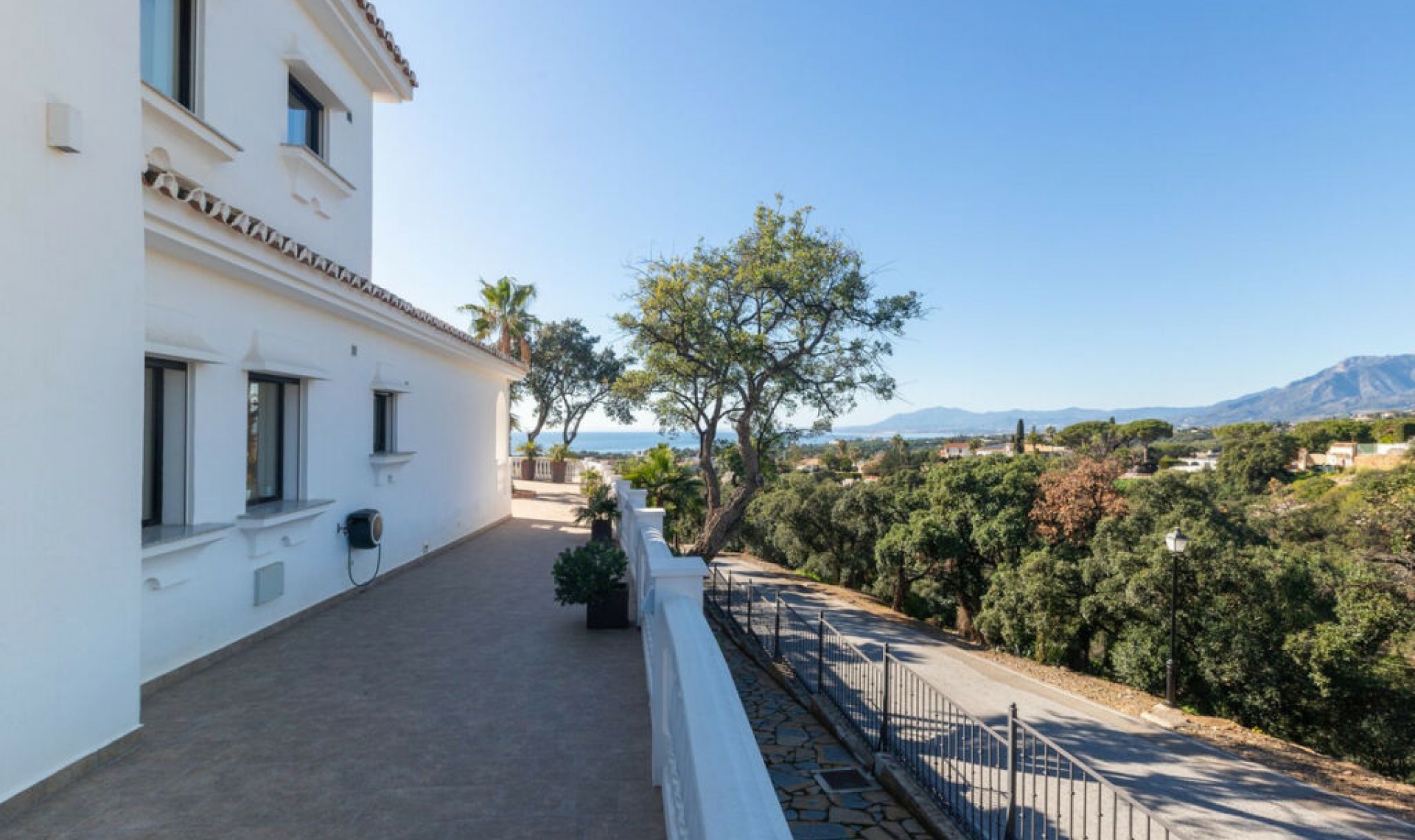 Resale - House -
Elviria