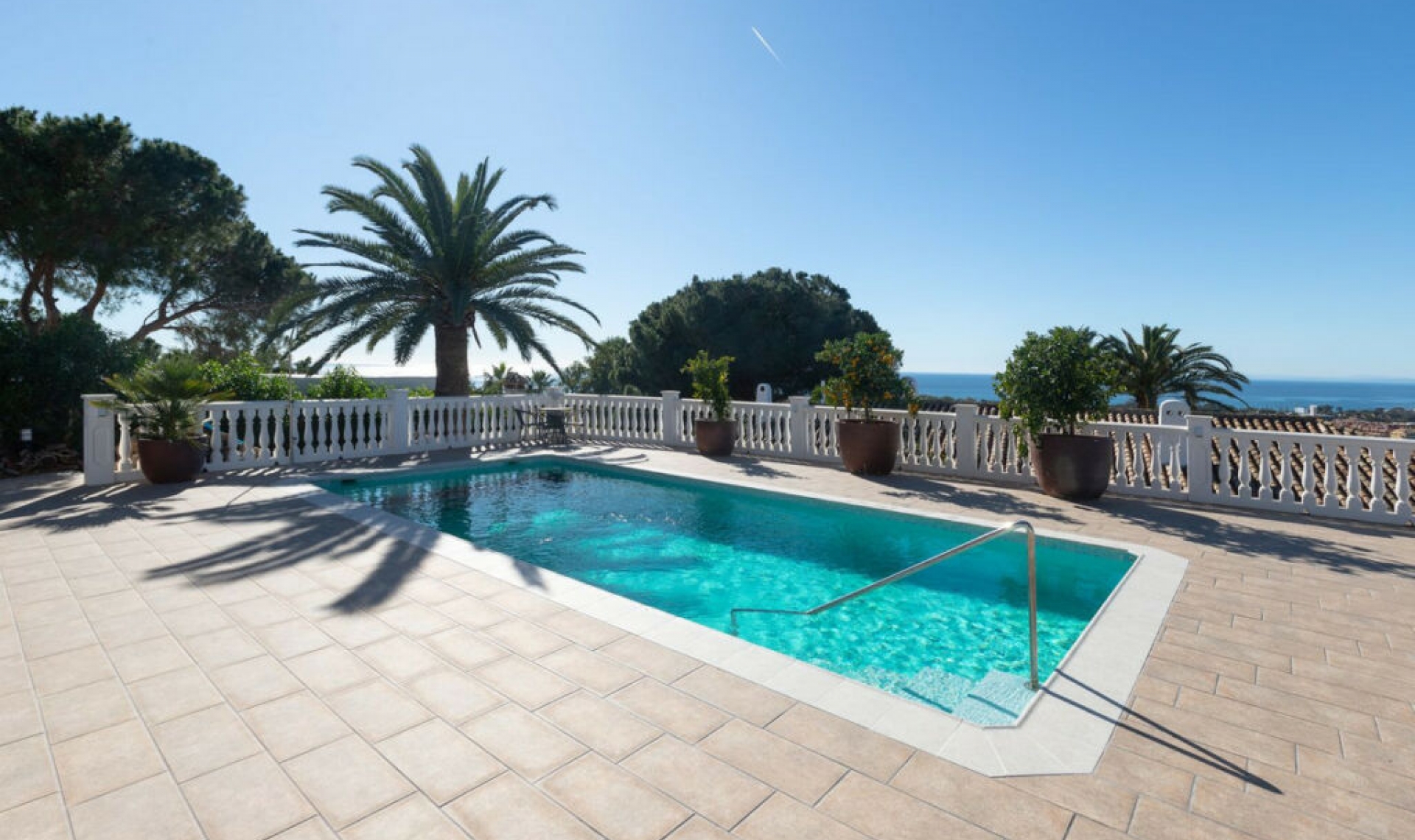 Resale - House -
Elviria