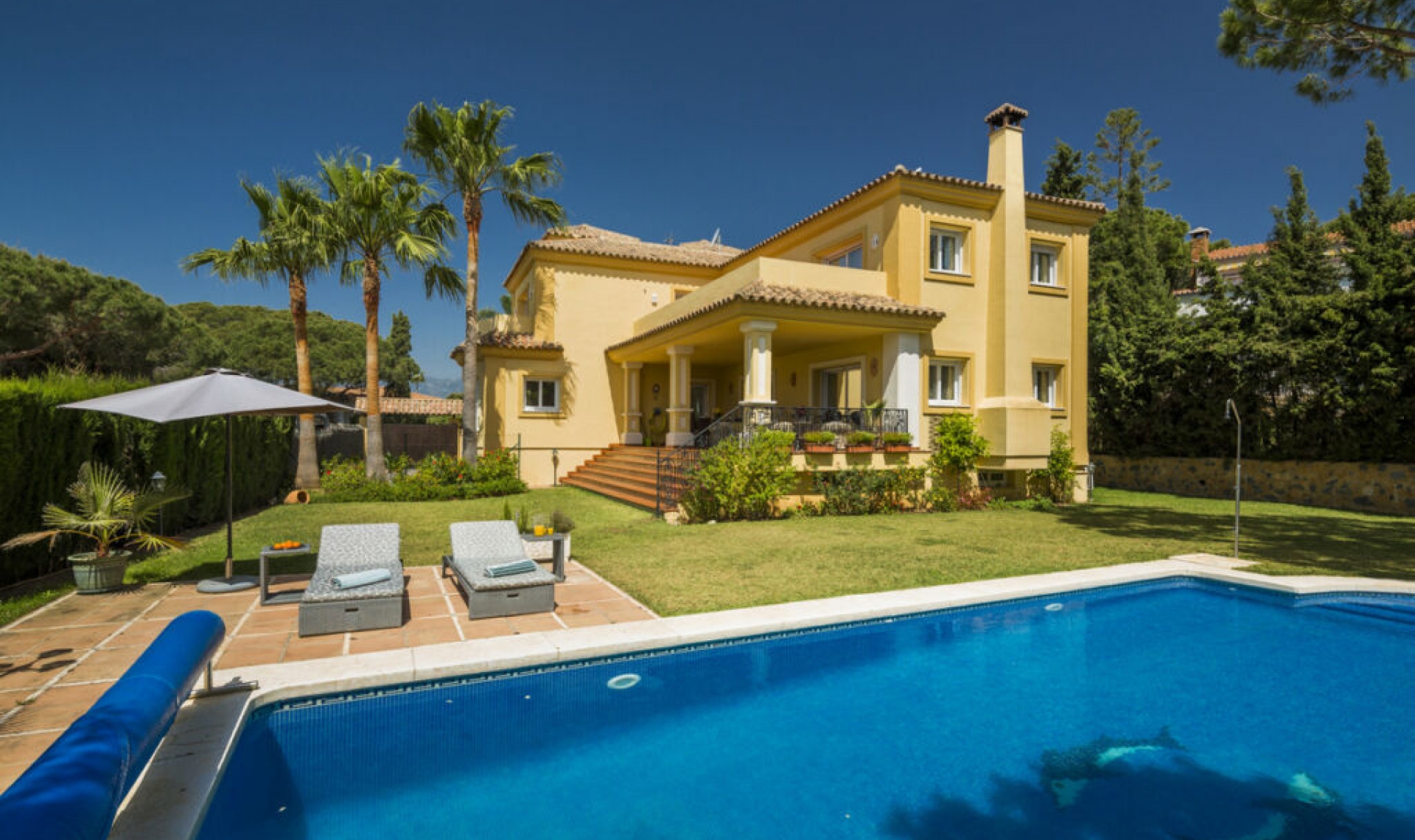 Resale - House -
Elviria