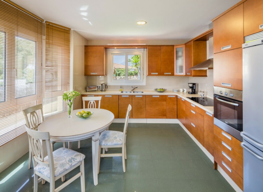 Resale - House -
Elviria