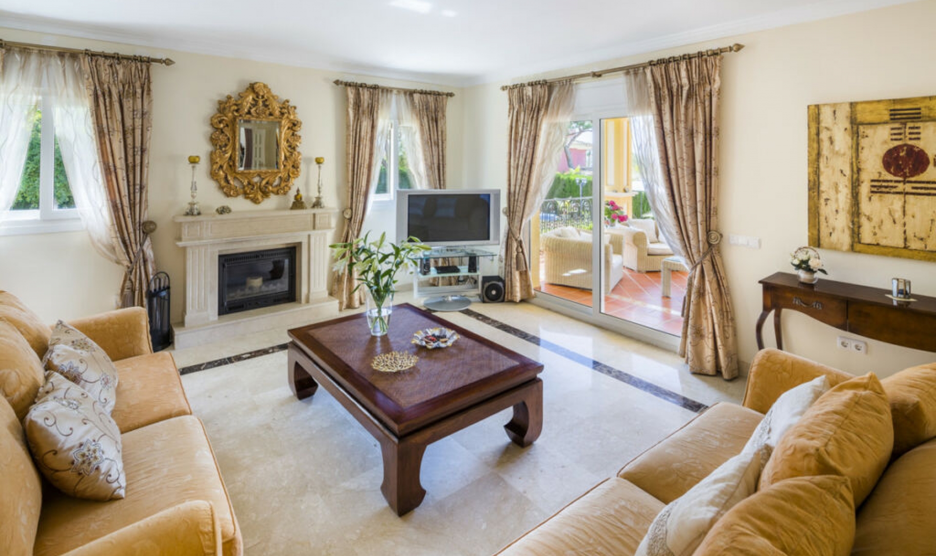 Resale - House -
Elviria