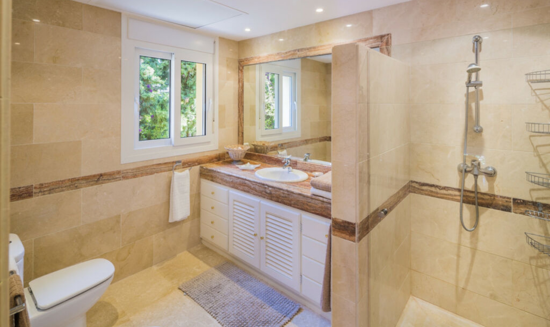 Resale - House -
Elviria