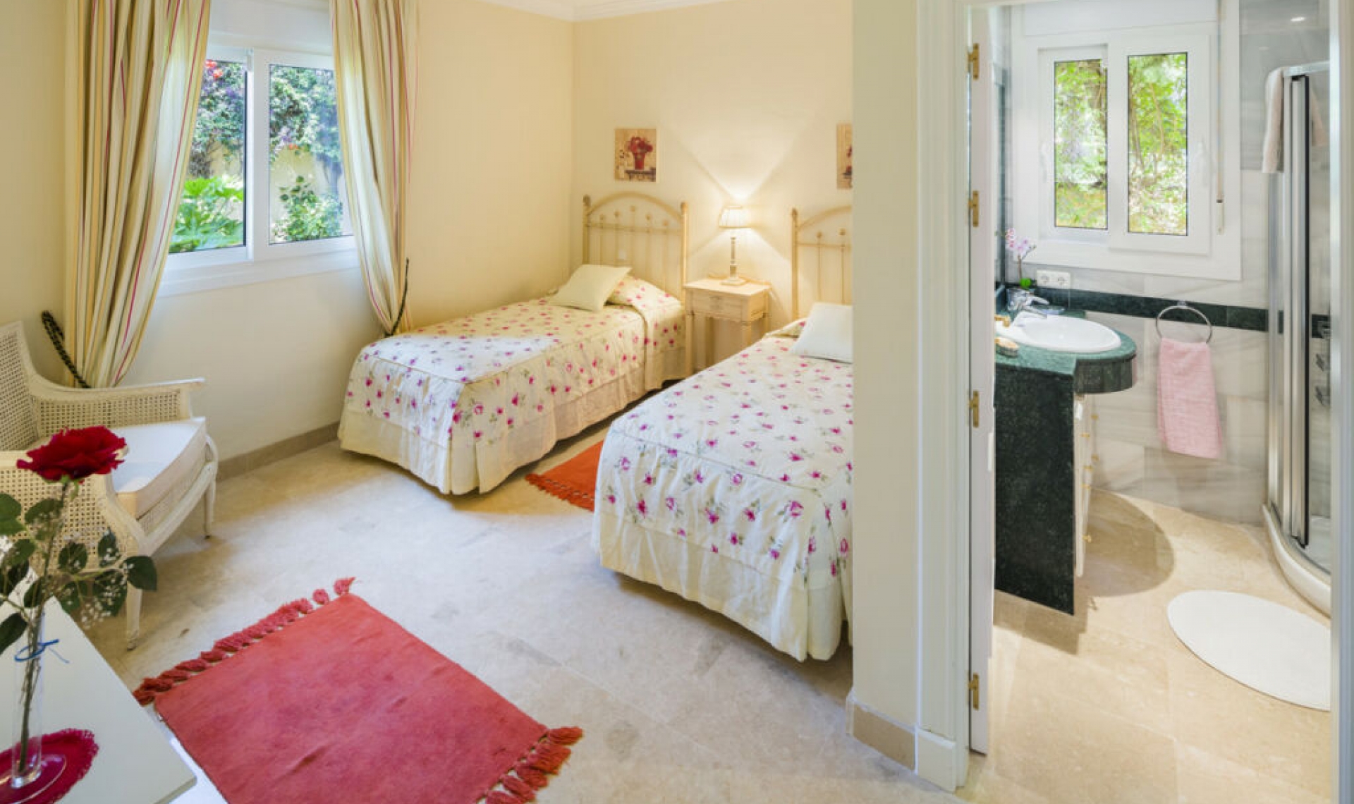 Resale - House -
Elviria