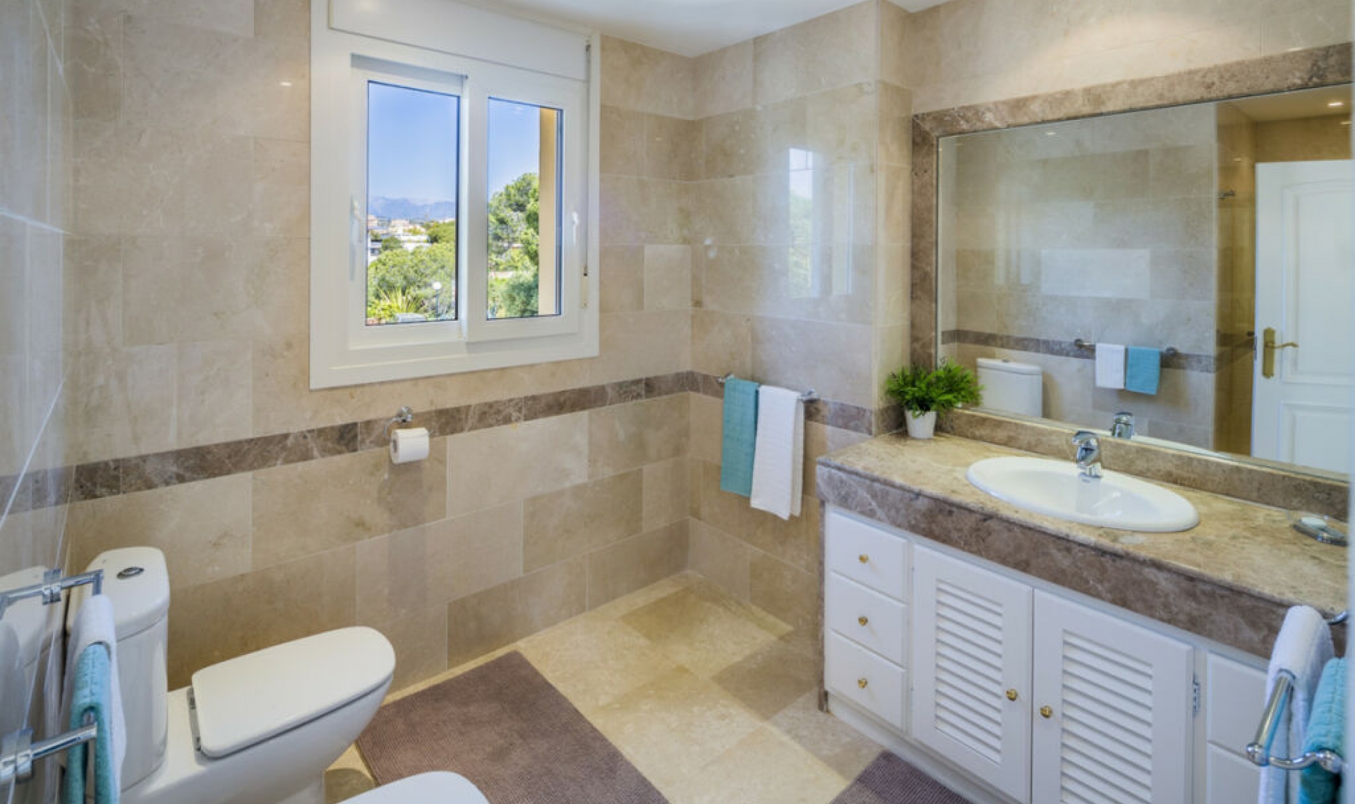 Resale - House -
Elviria