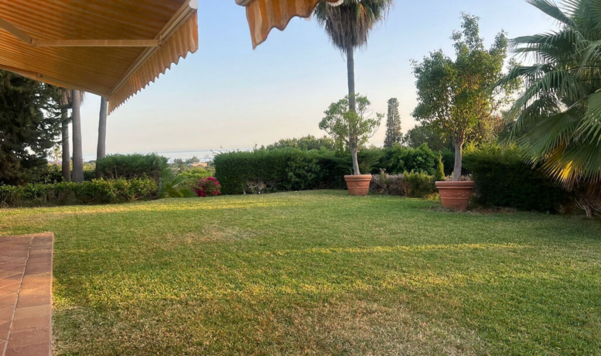 Resale - House -
Elviria
