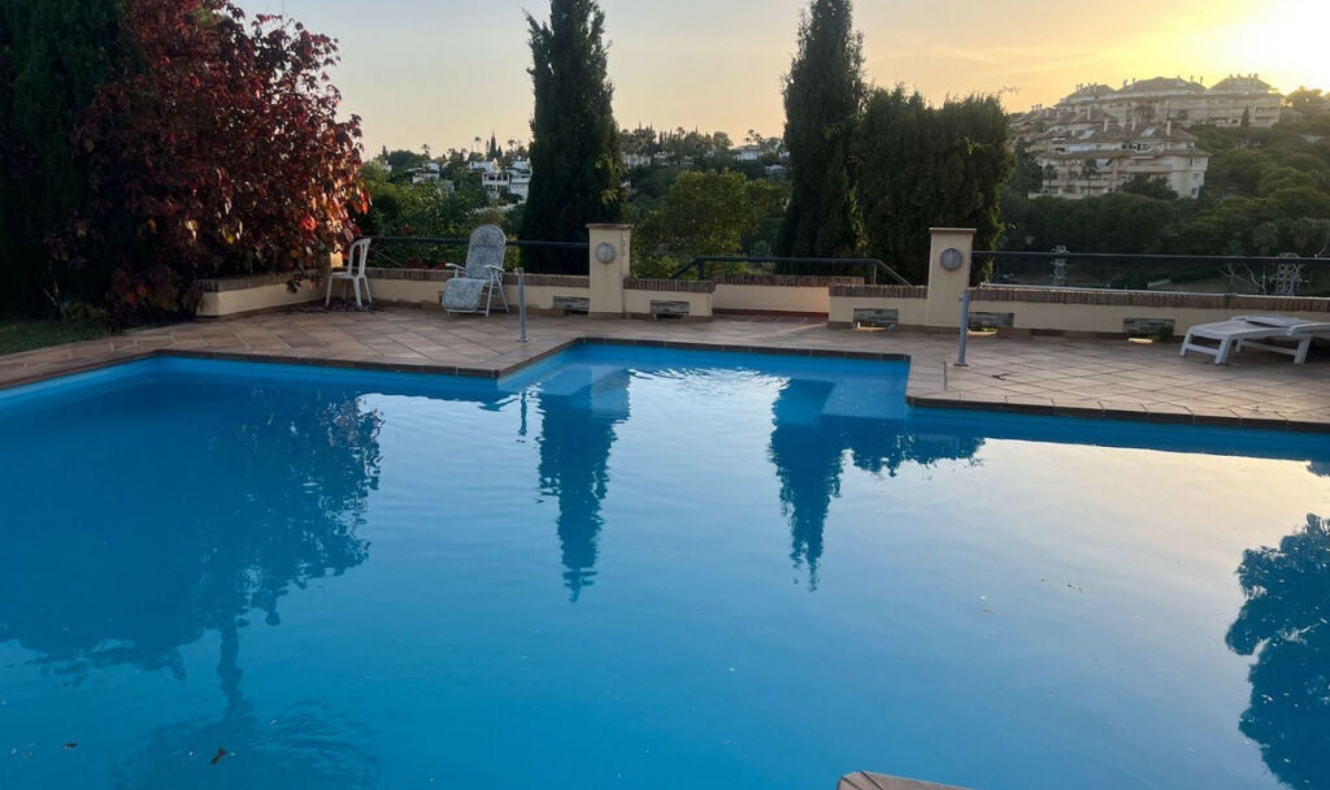 Resale - House -
Elviria