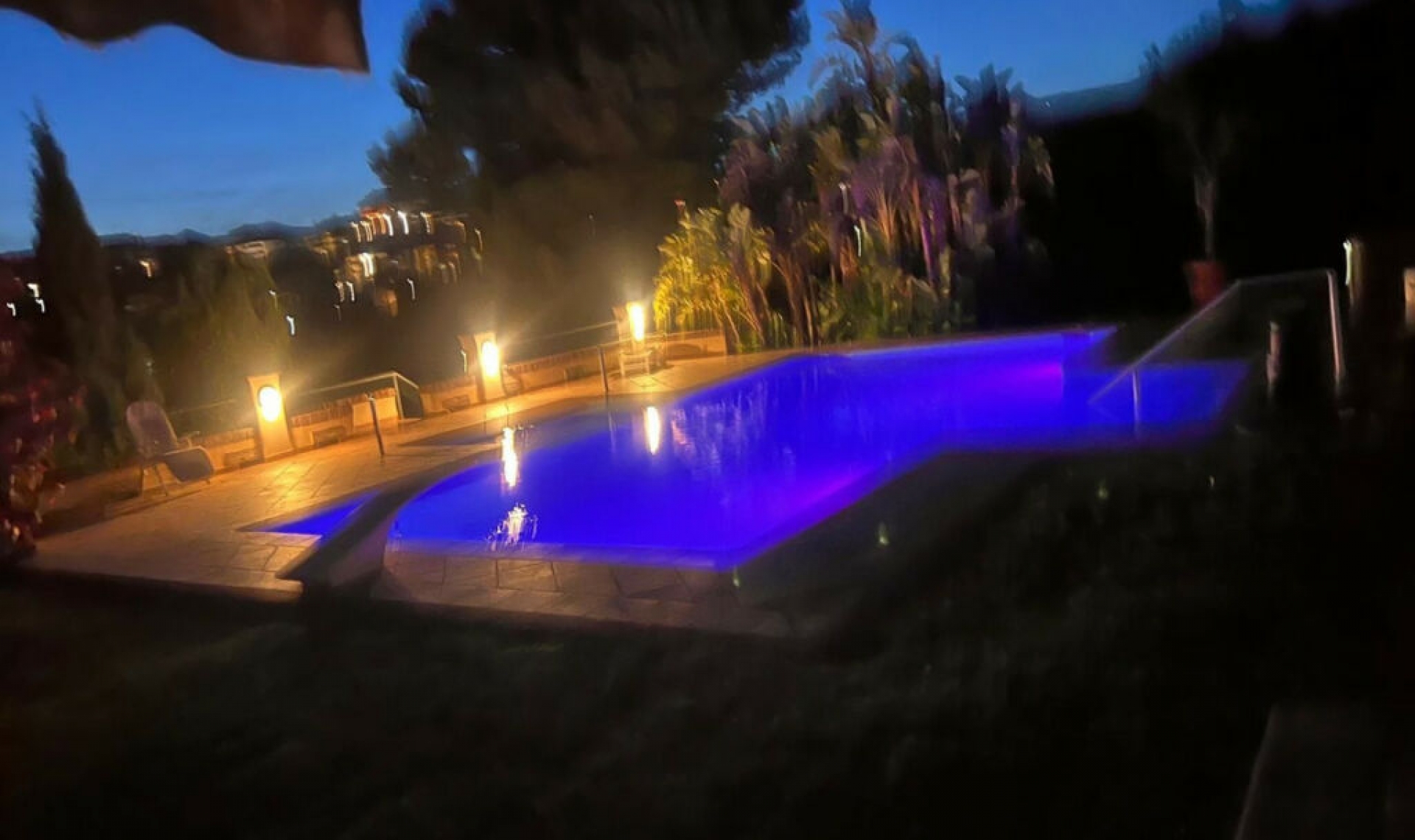 Resale - House -
Elviria