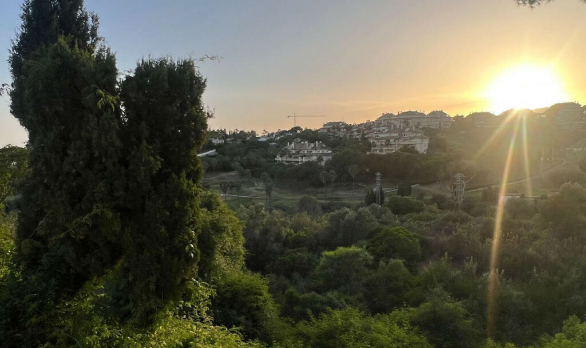 Resale - House -
Elviria