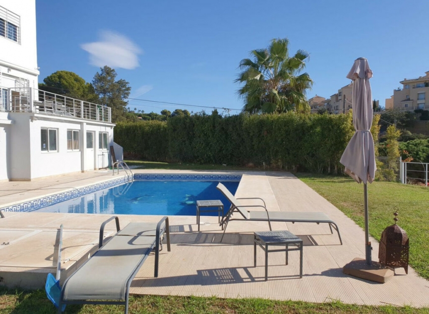 Resale - House -
Elviria