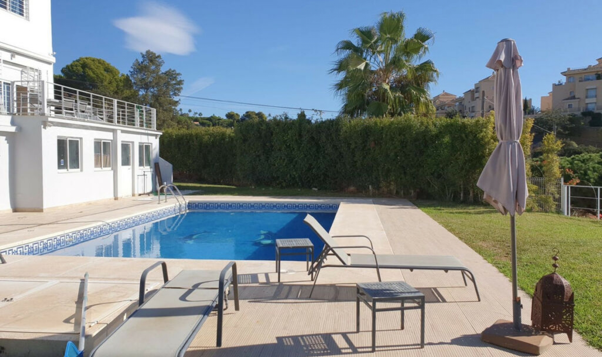 Resale - House -
Elviria