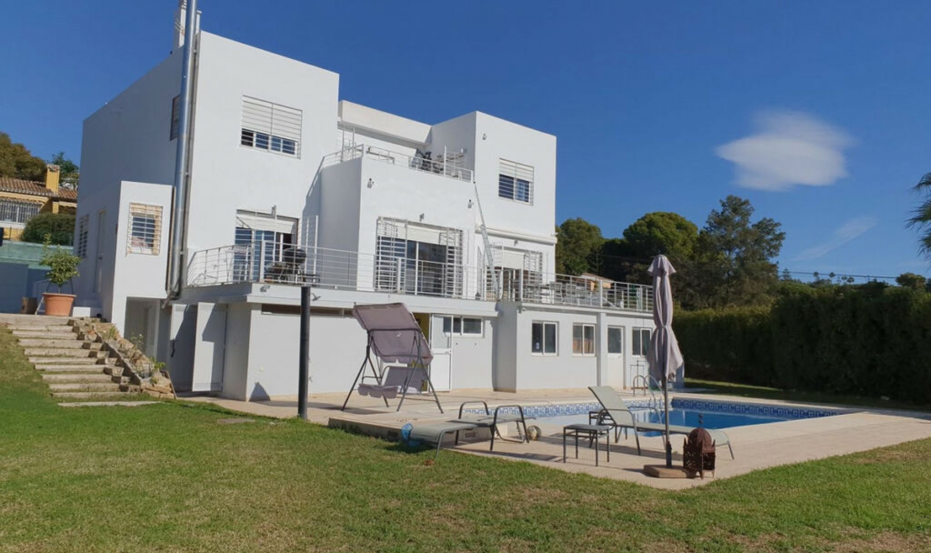 Resale - House -
Elviria