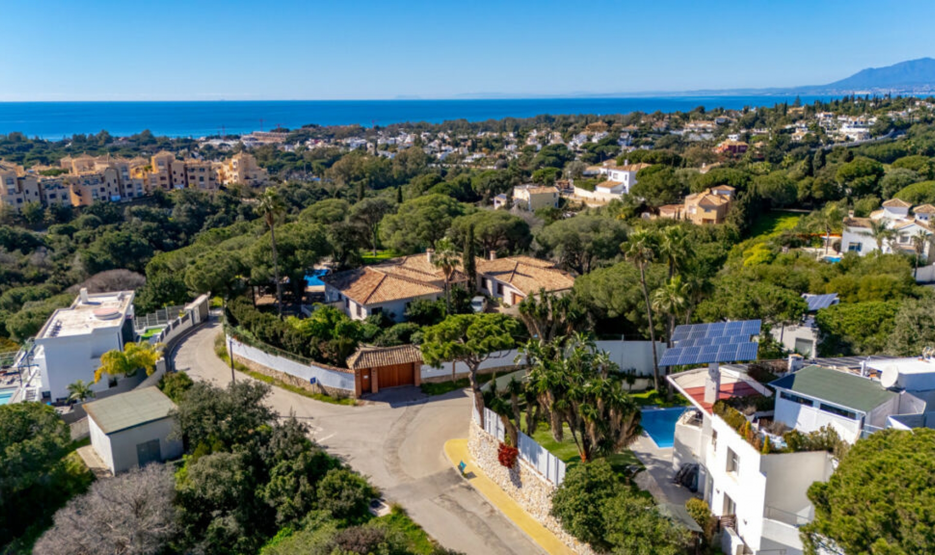 Resale - House -
Elviria