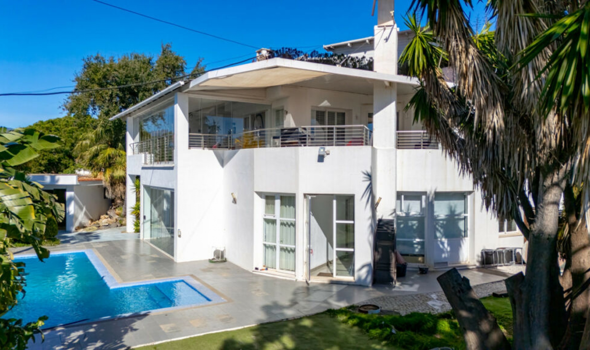 Resale - House -
Elviria