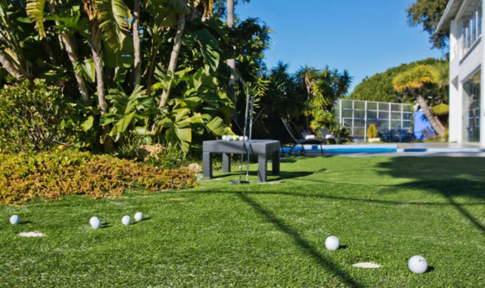 Resale - House -
Elviria