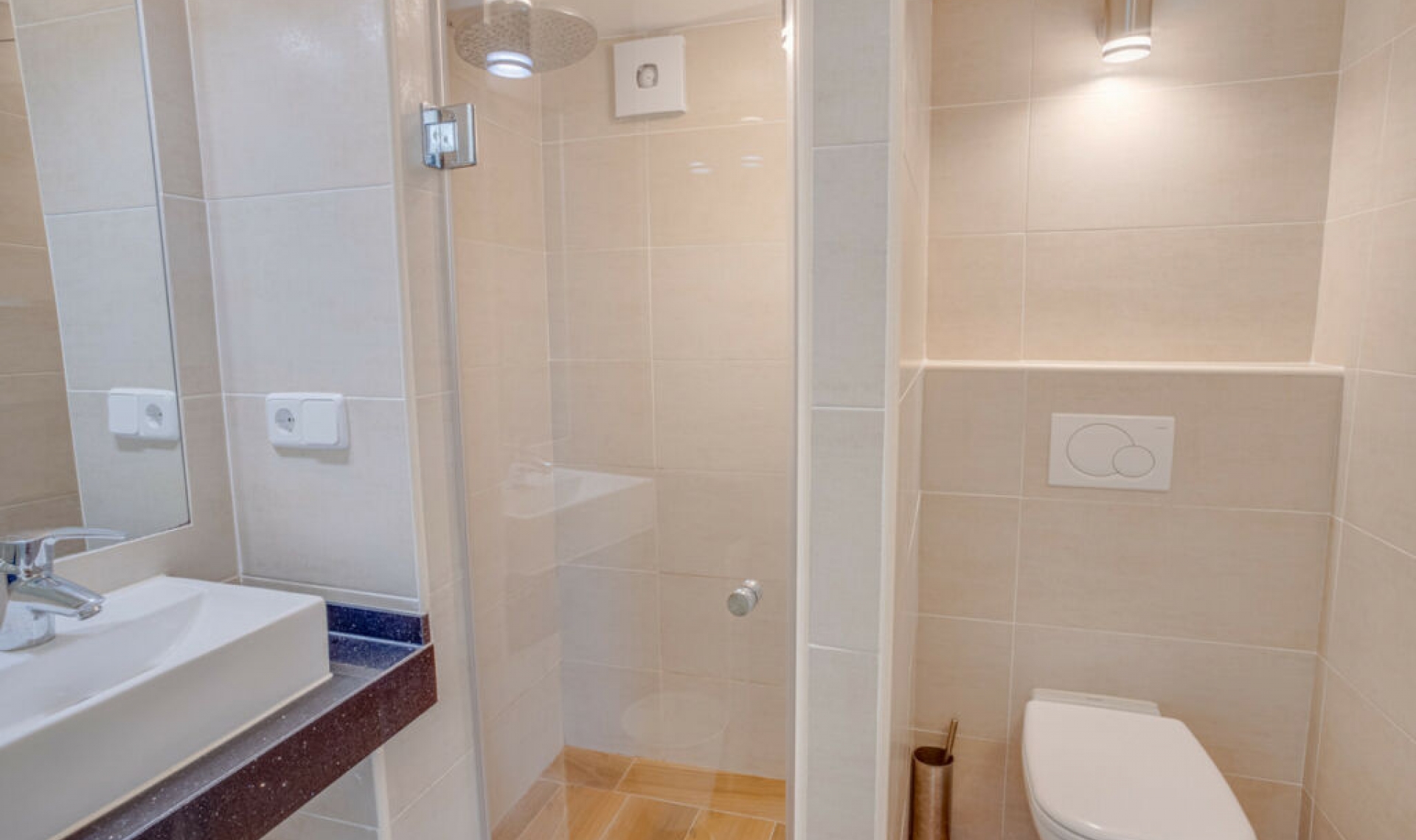 Resale - House -
Elviria