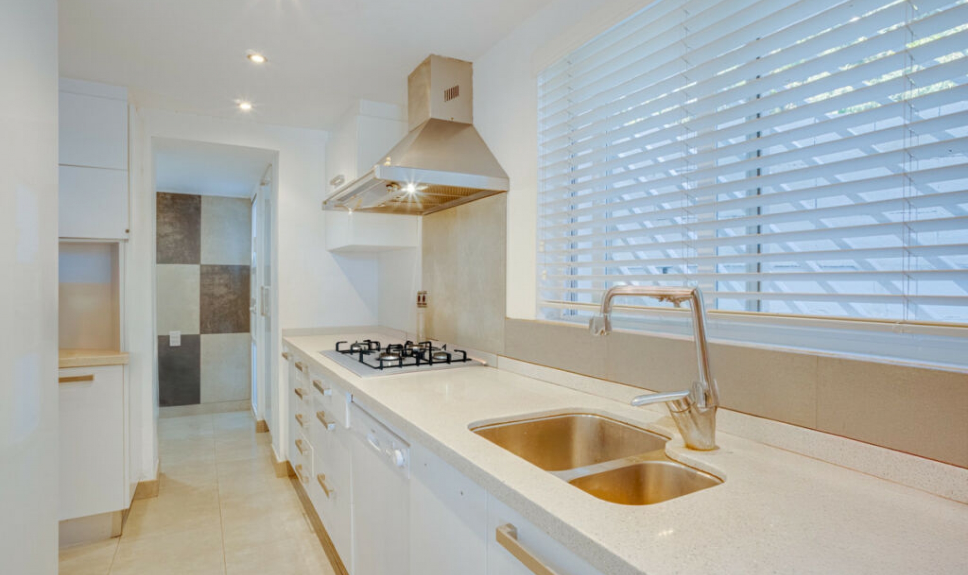 Resale - House -
Elviria