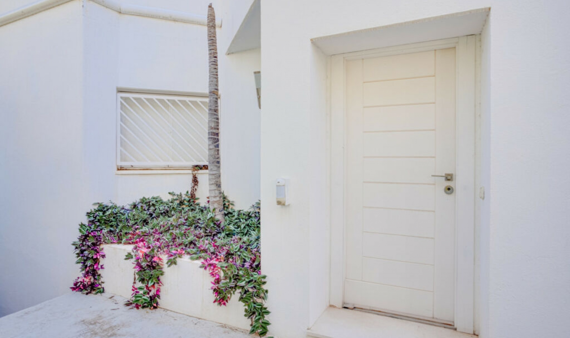 Resale - House -
Elviria