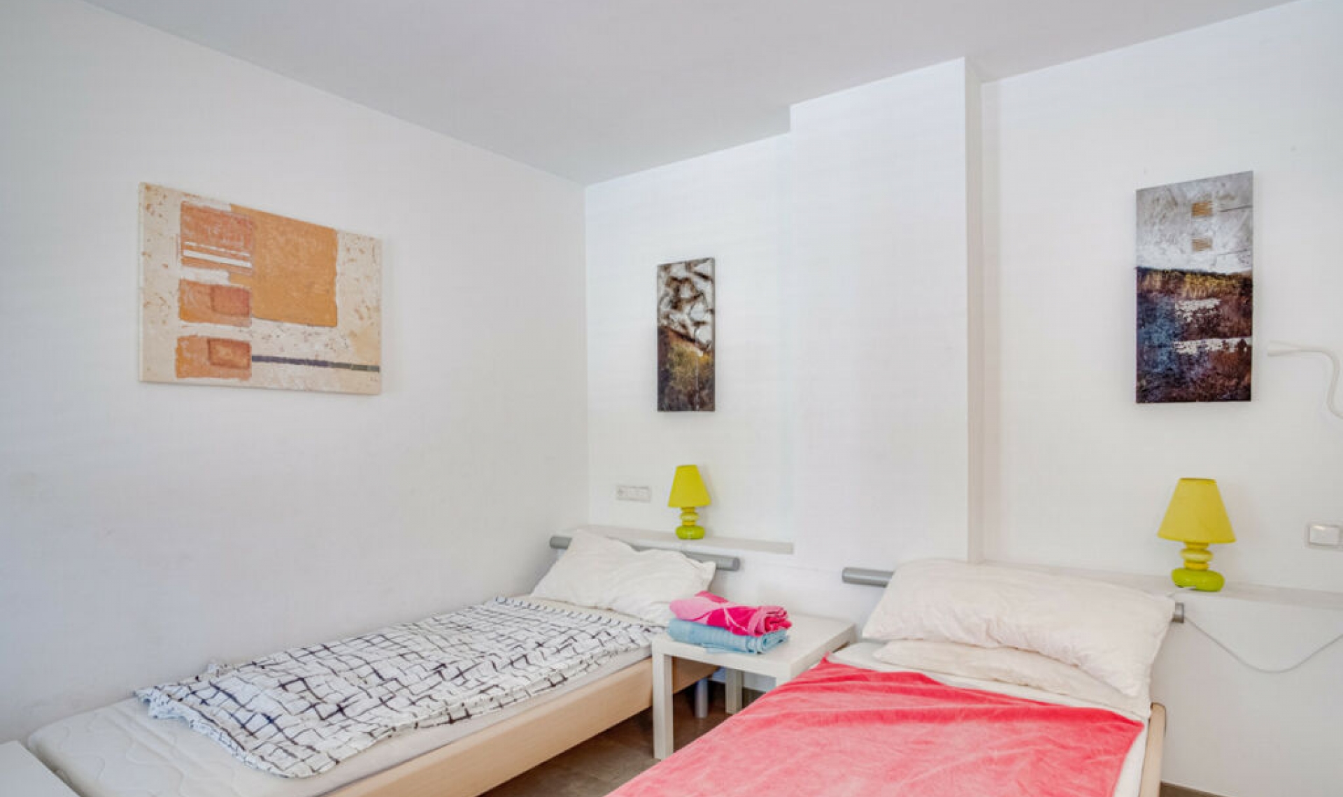 Resale - House -
Elviria