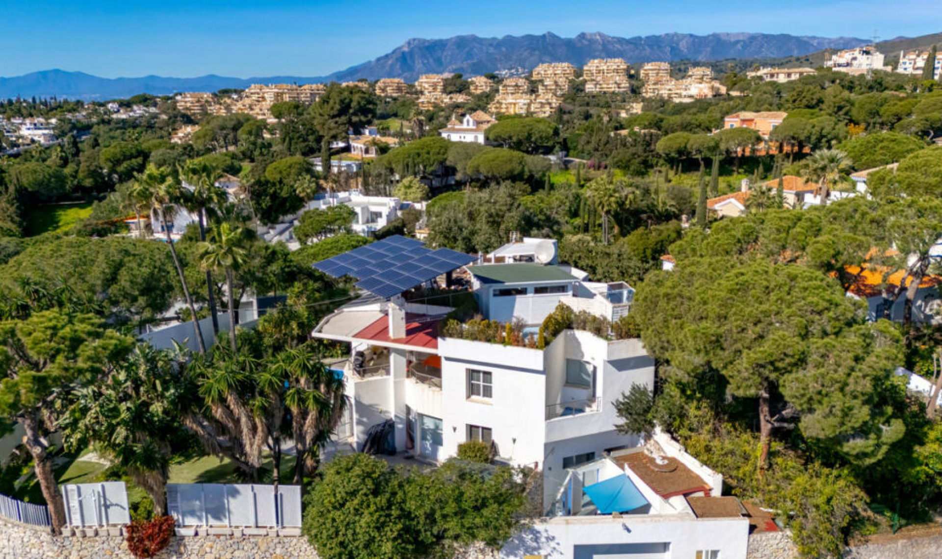 Resale - House -
Elviria